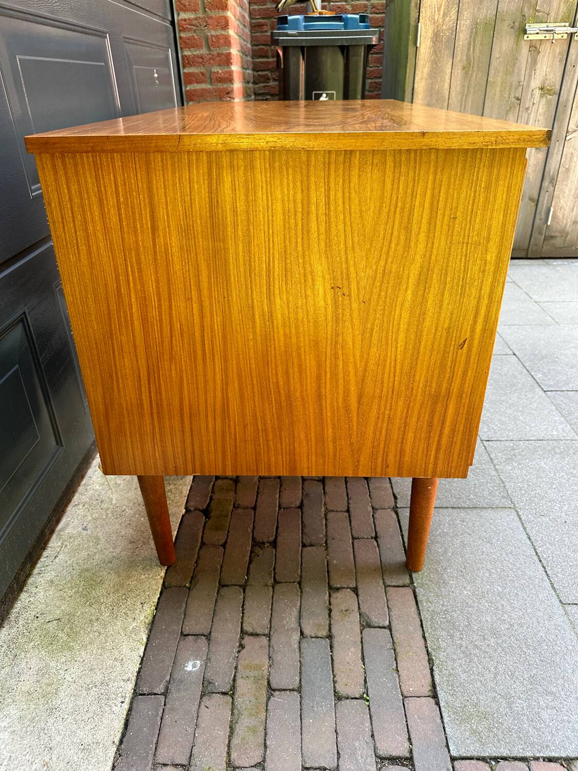 Louis van Teeffelen desk