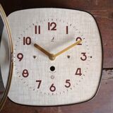Vintage formica silent wall clock "Jaz cream"