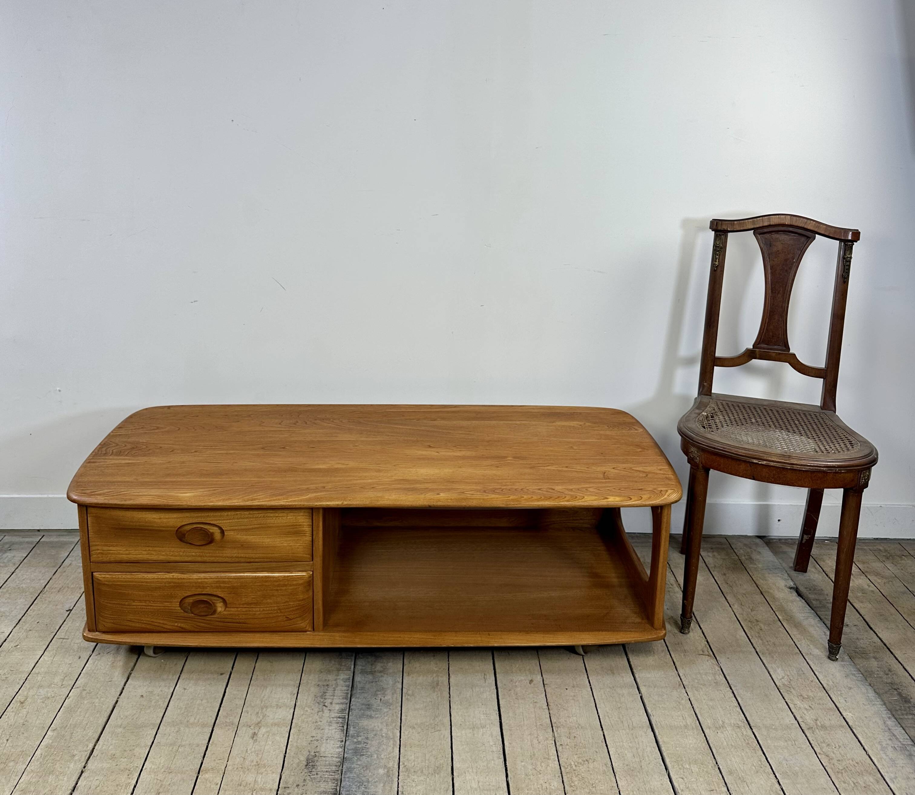 Coffee table / storage unit in solid elm ERCOL Minerva 1980s