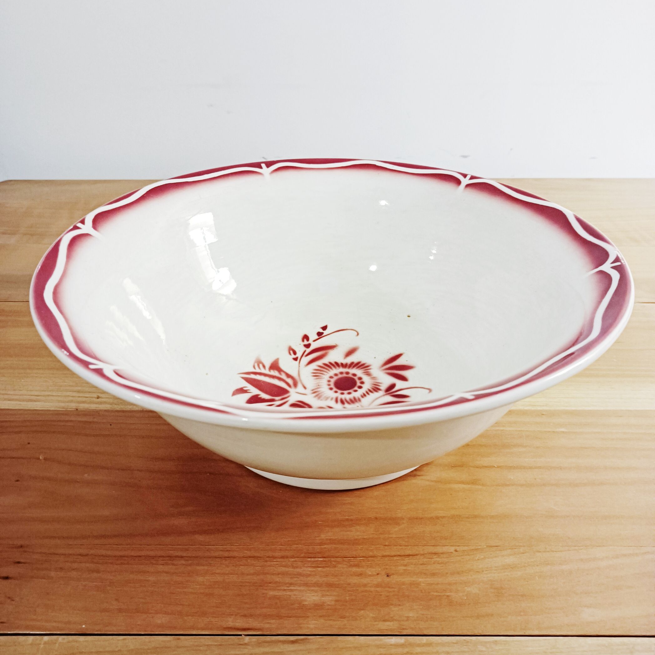 Sarreguemines and Digoin Ala salad bowl