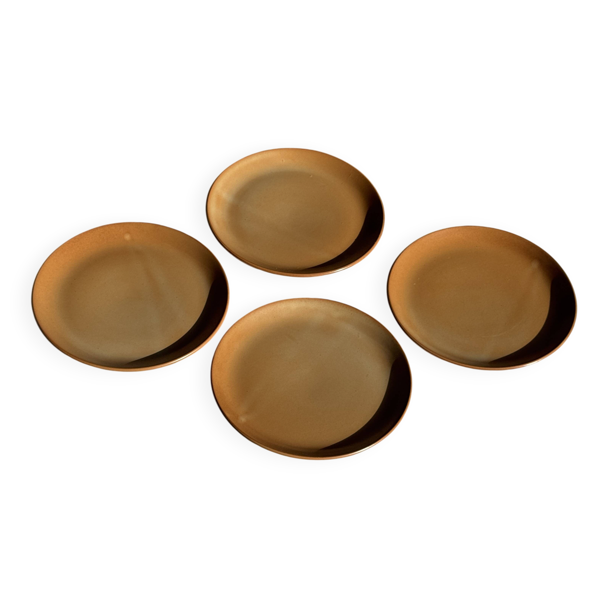 Set of 4 flat dinner plates in stoneware, no brand underneath.
