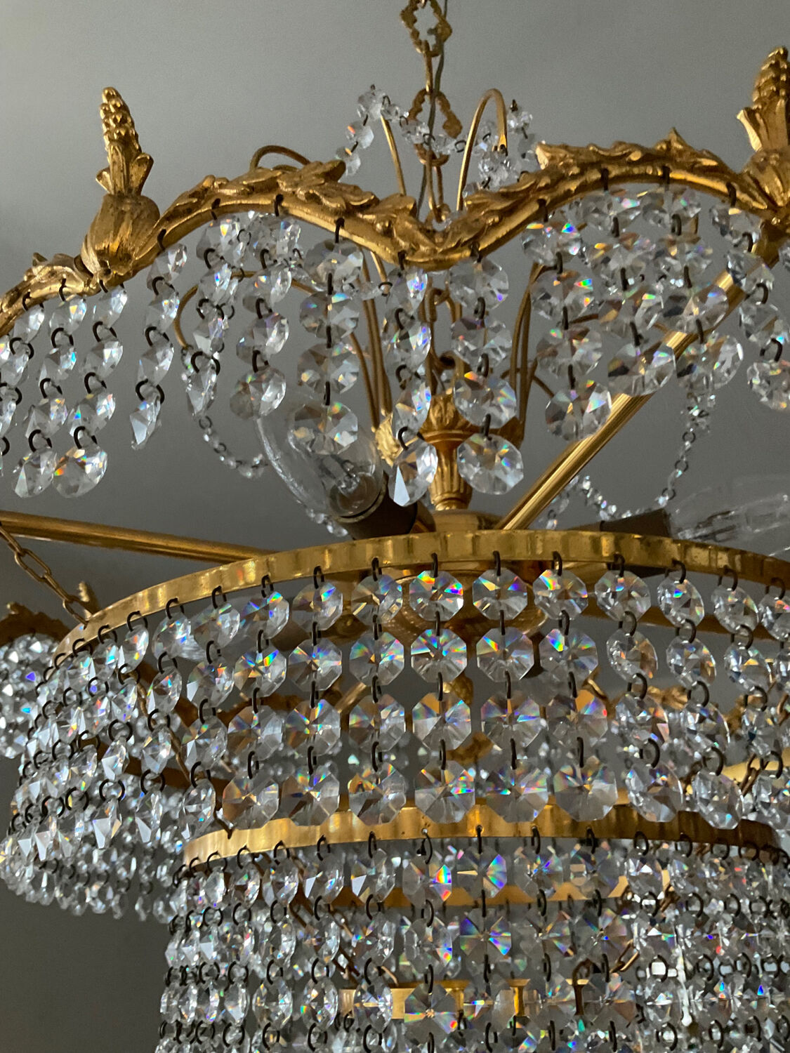 Waterfall chandelier in gilded bronze and crystal tassels