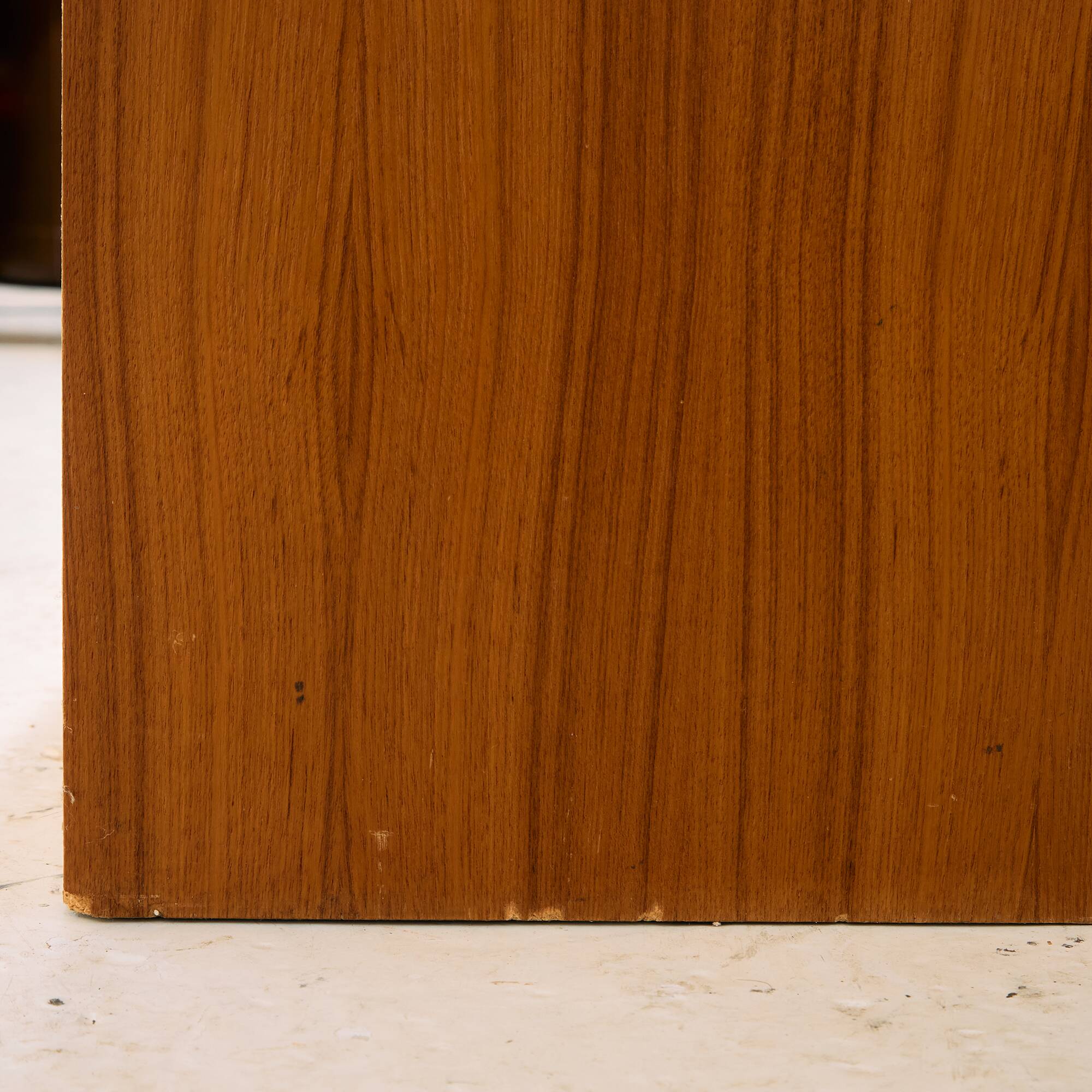 MK10127 Teak dresser with six drawers