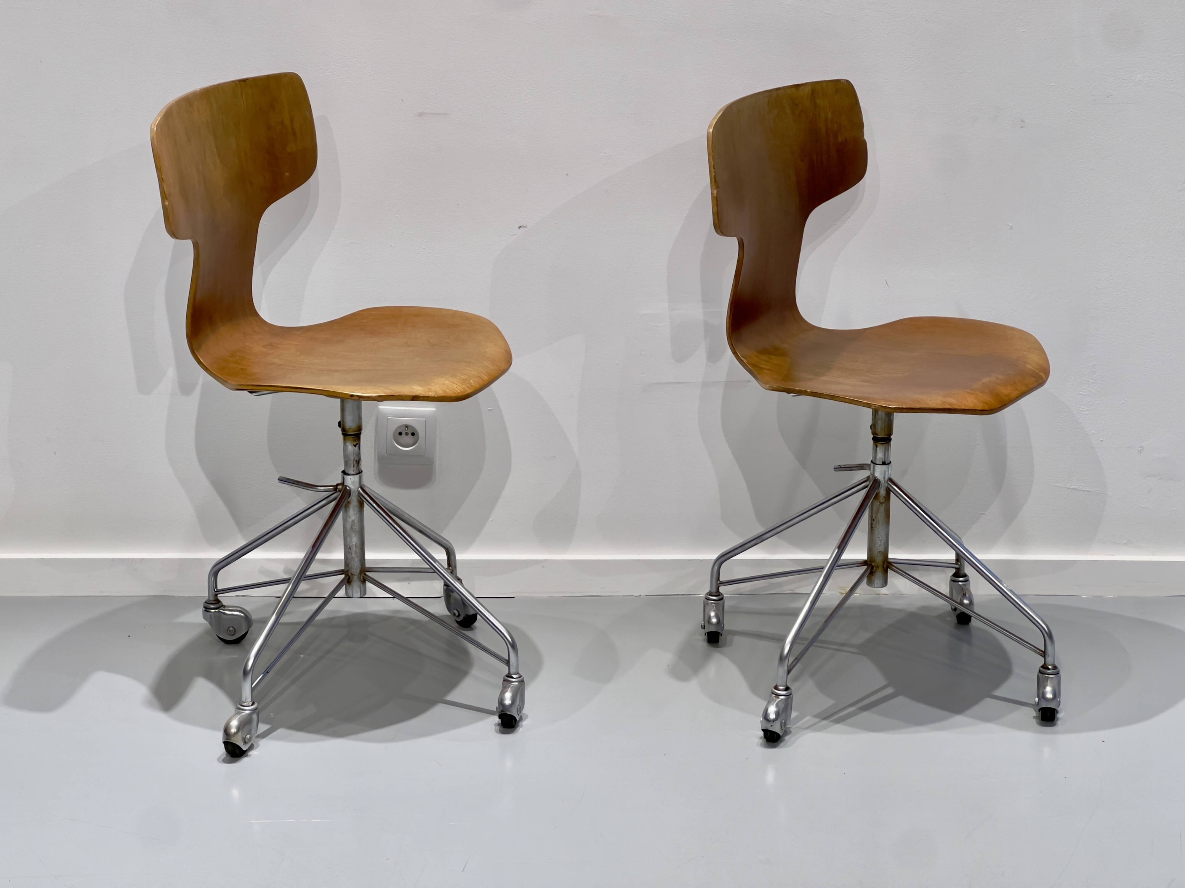 Set of 2 swivel chairs Model 3113 by Arne Jacobsen, Fritz Hansen, 1960s