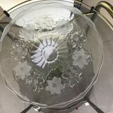 Plat à gâteau à décor de fleurs en relief