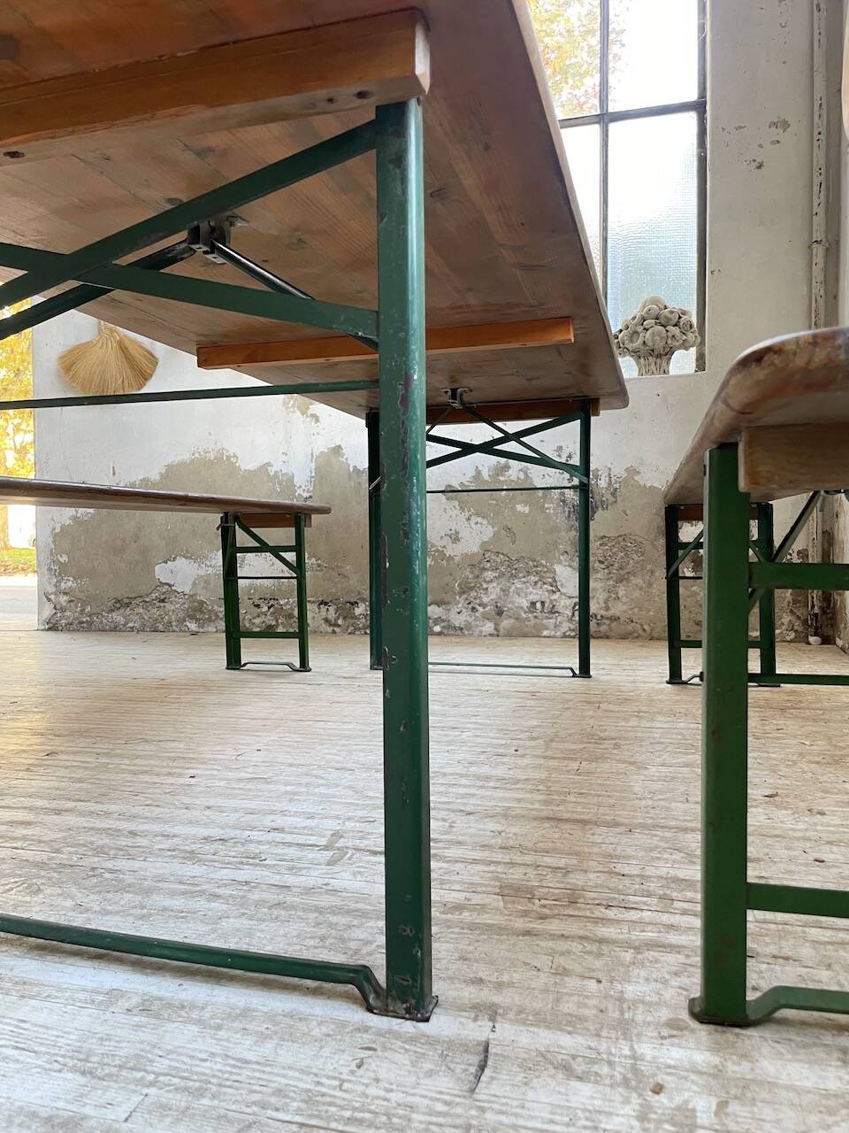 Guinguette table and its 2 benches