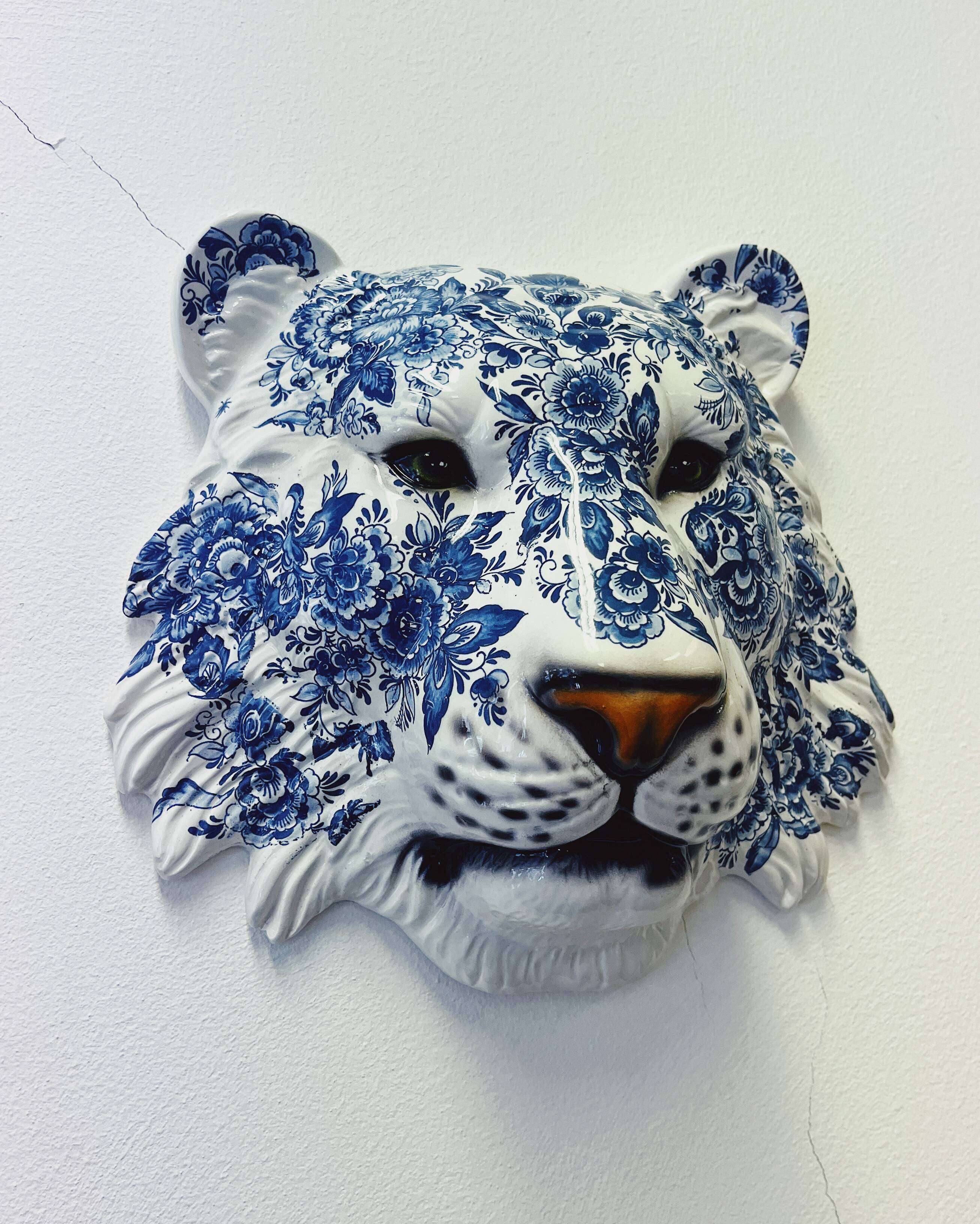 Masque de tigre en céramique bleu de Delft