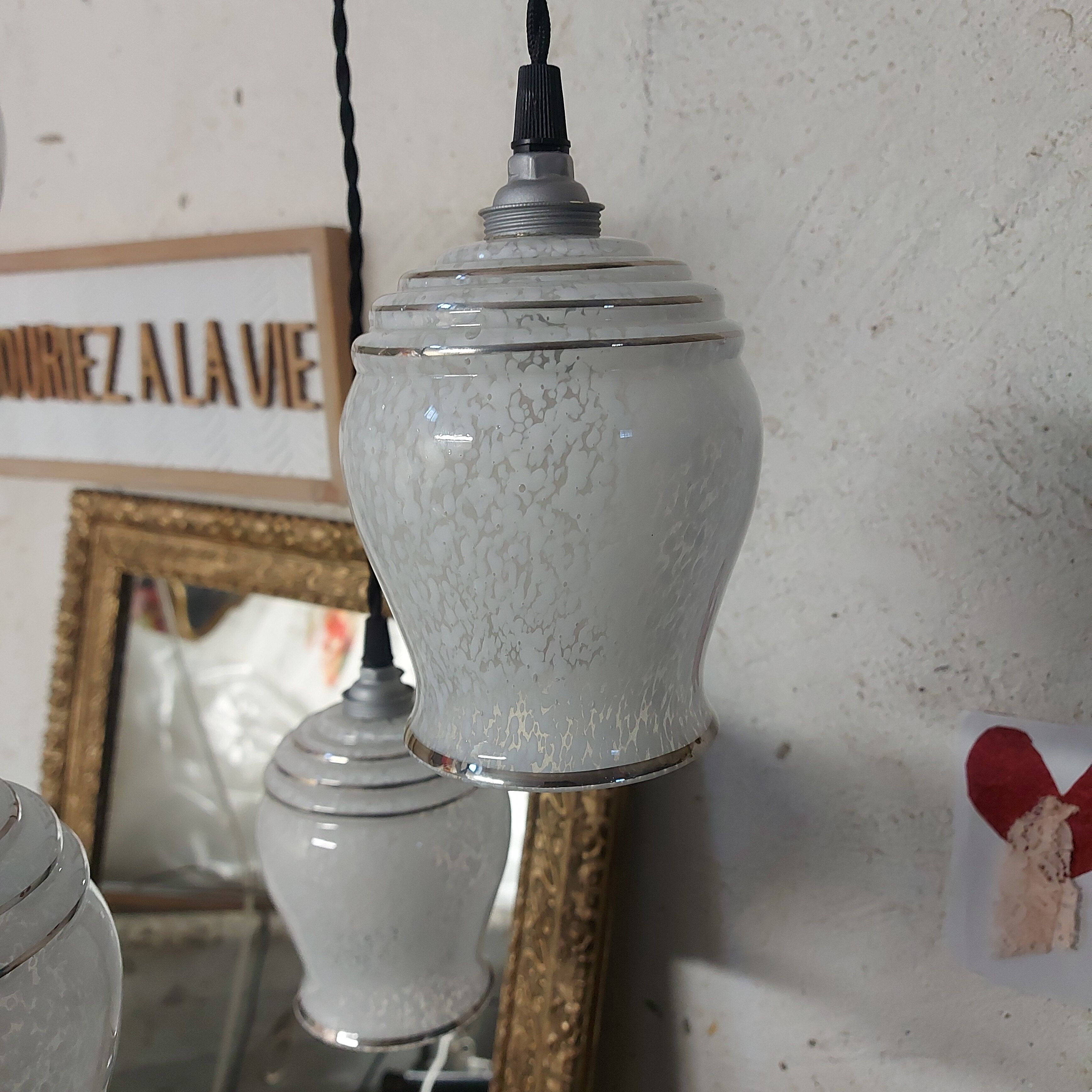 Waterfall suspension