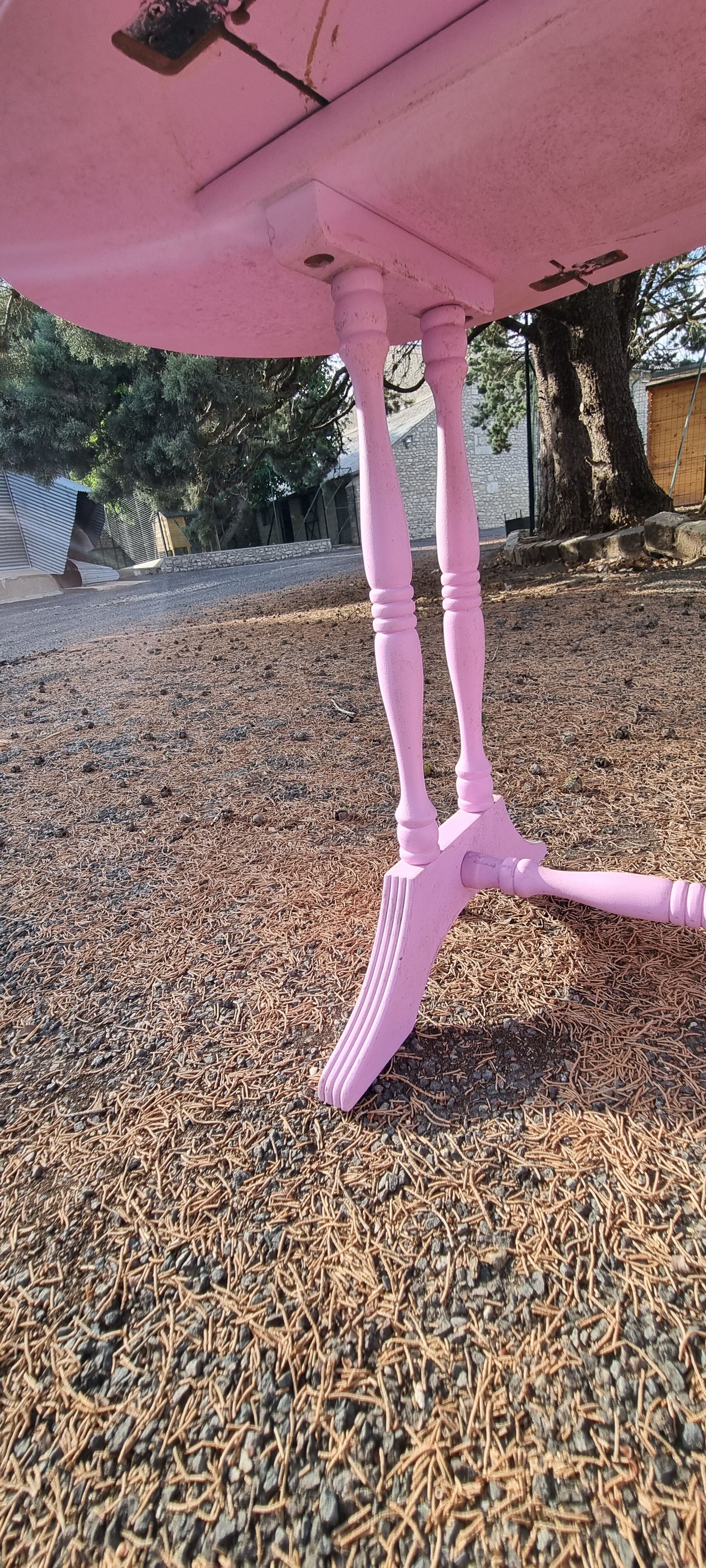 Children's table or coffee table folding