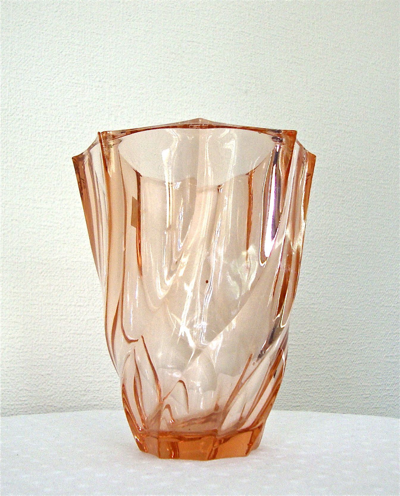 Arques Luminarc glasswork vase