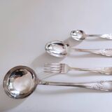 Silver metal housewife model Rocaille