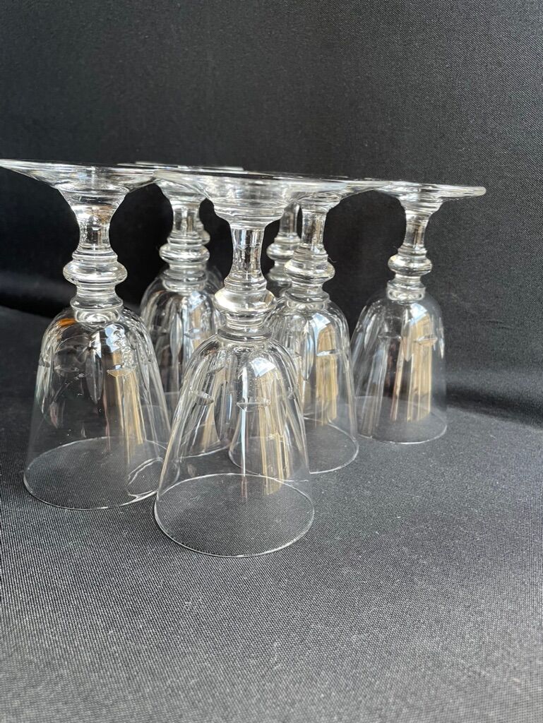 Blown and cut crystal glasses