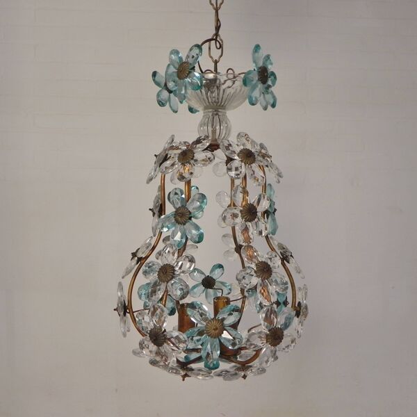 Suspension décorée de 42 fleurs en cristal bleu et transparent, style Maison Baguès, années 1930