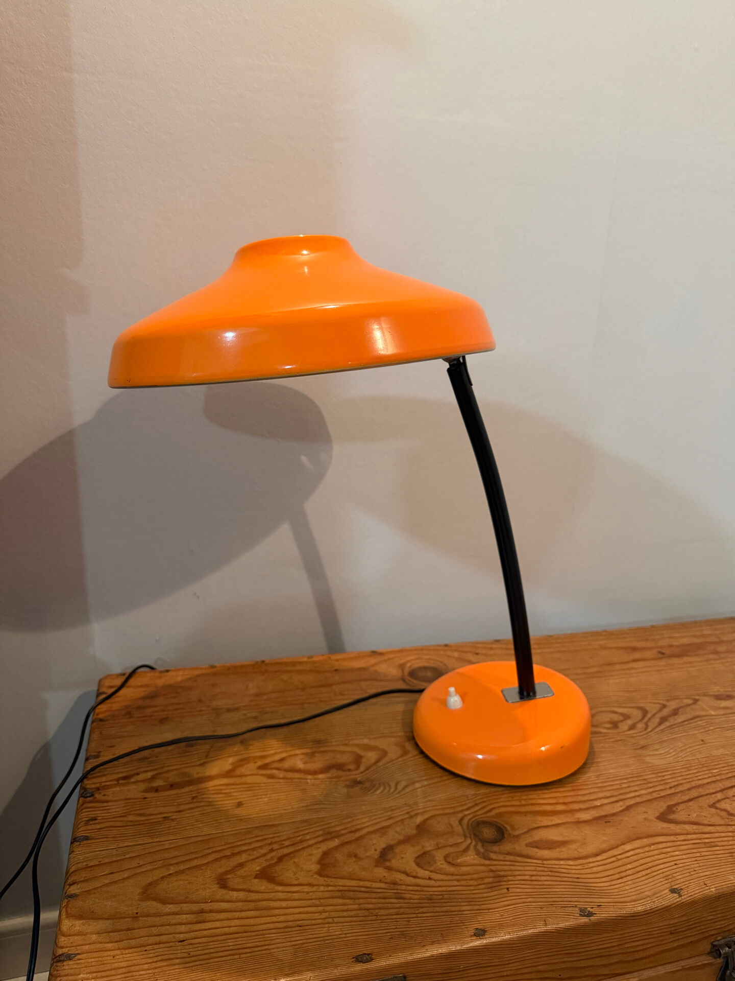 Lampe à poser Mid-Century design Space age forme soucoupe