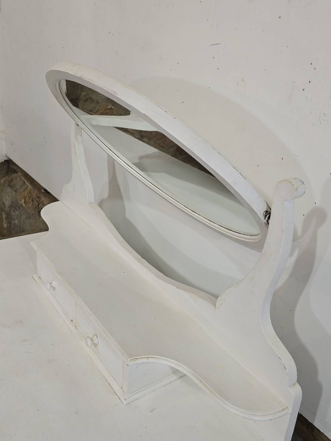 Antique 5-drawer dressing table with swivel mirror