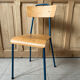 Chaise d'école vintage rénovée