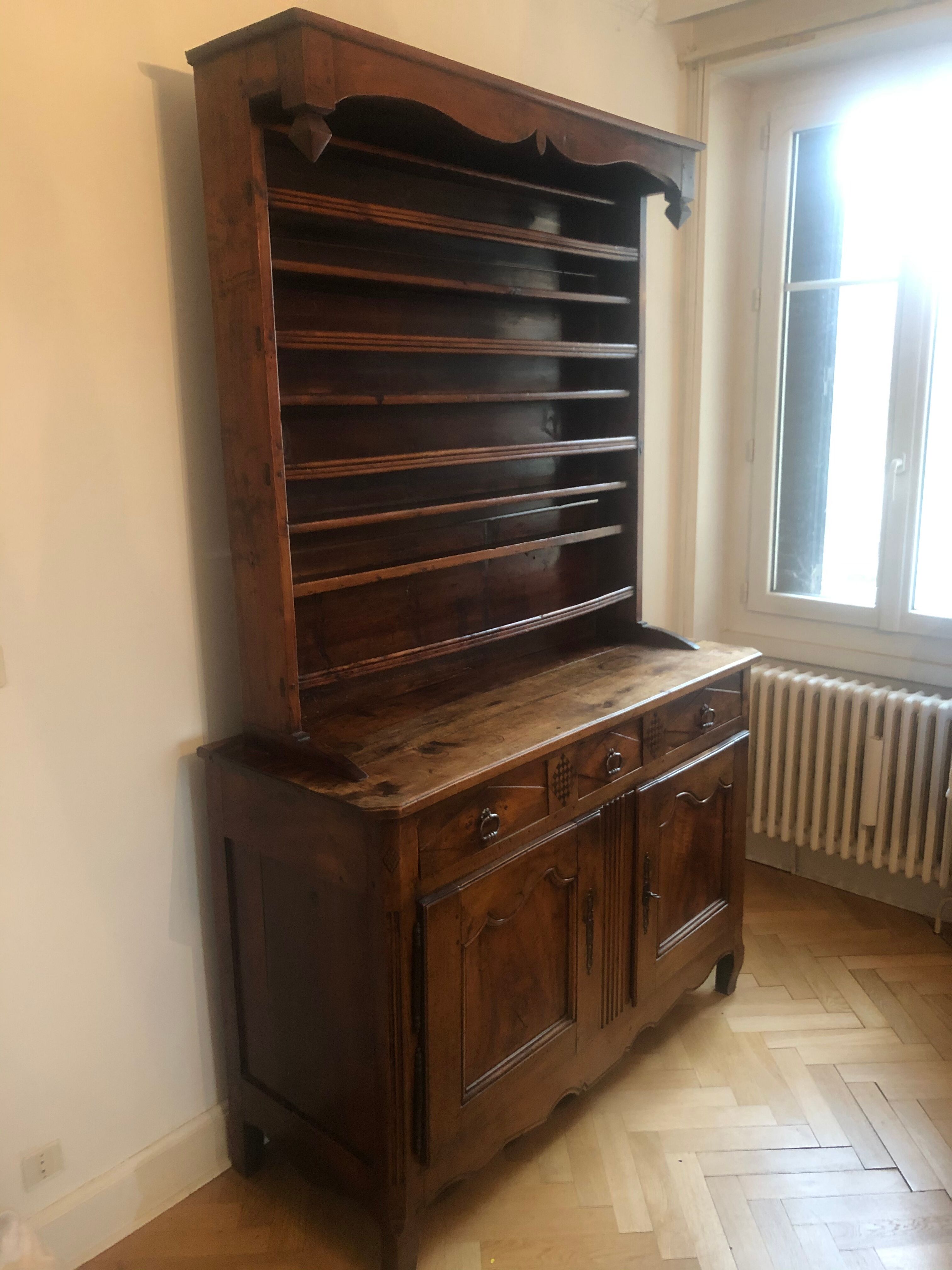 Vaisselier en noyer époque 18ème siècle