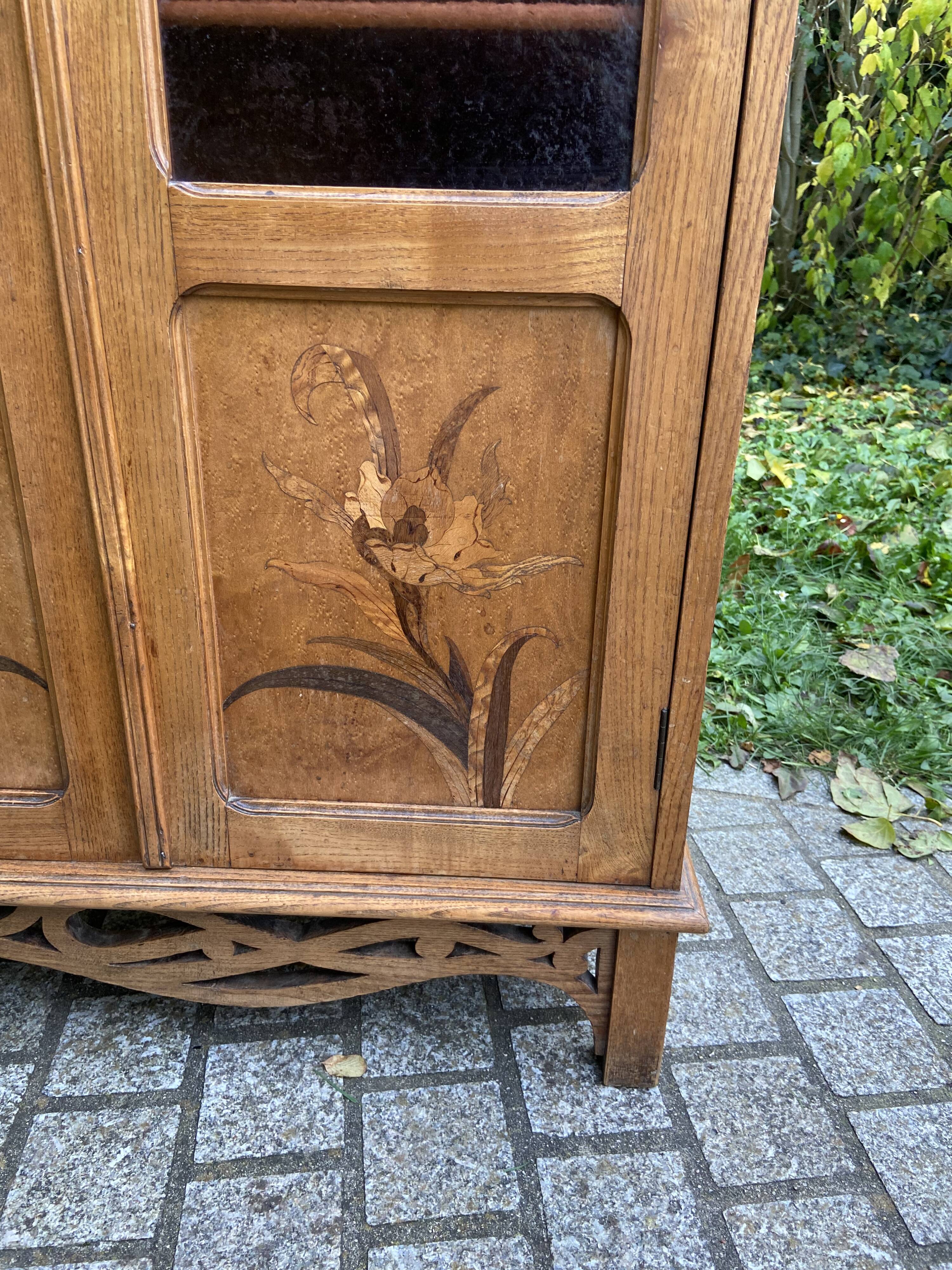 Showcase library Art Nouveau early twentieth century