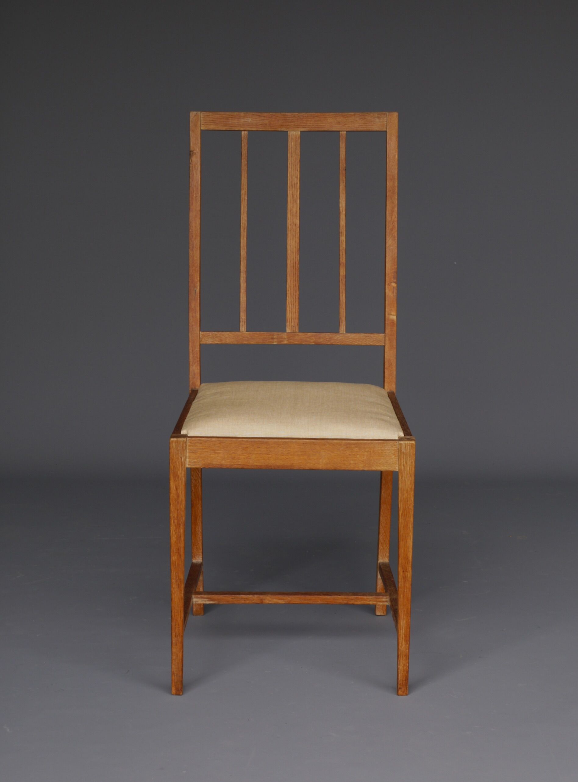 English arts & crafts oak side chair. 1930s
