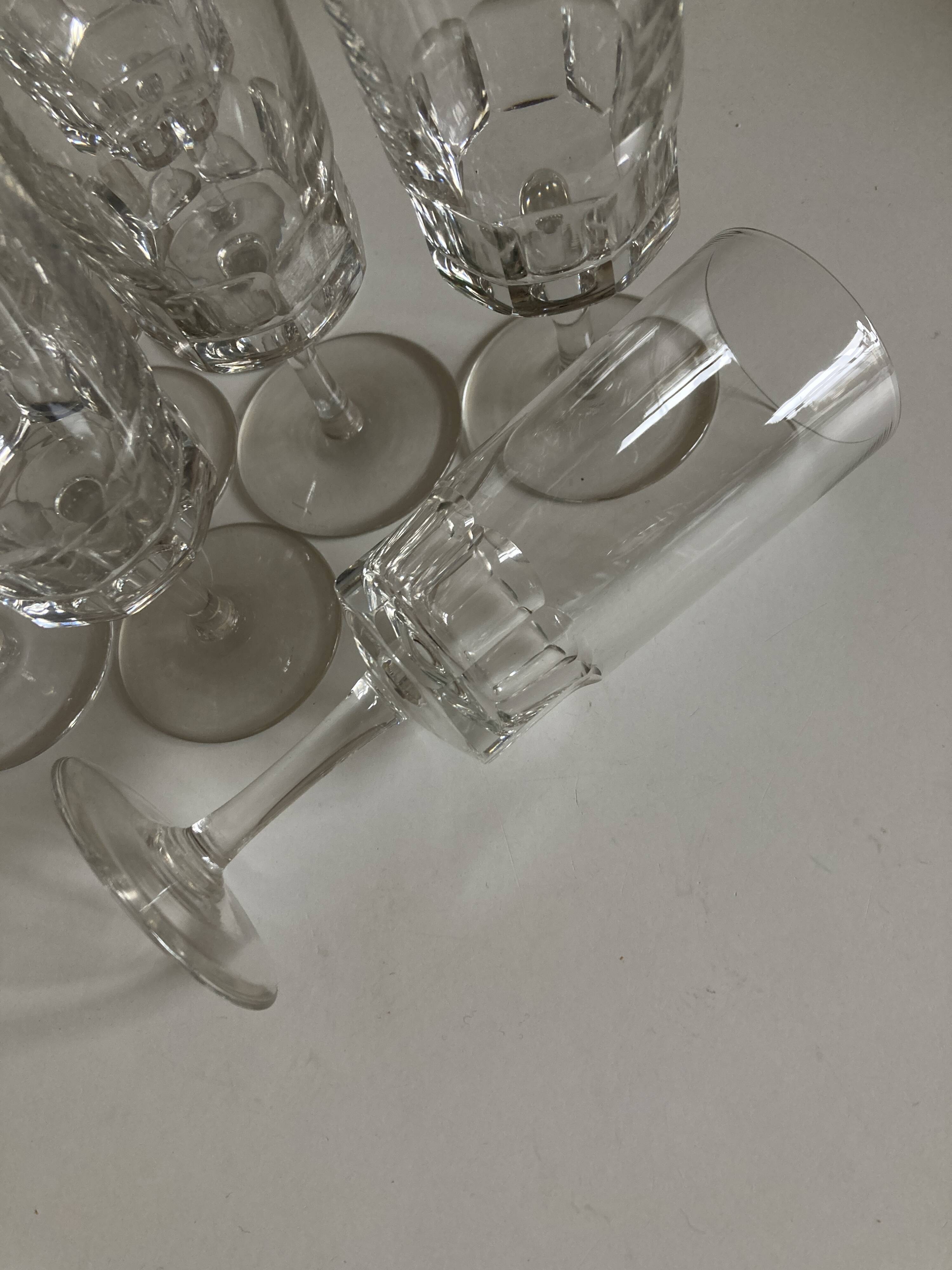 Set of 9 champagne flutes with flat sides in crystal sounding 1960