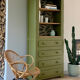 Meuble de rangement vintage en bois vert