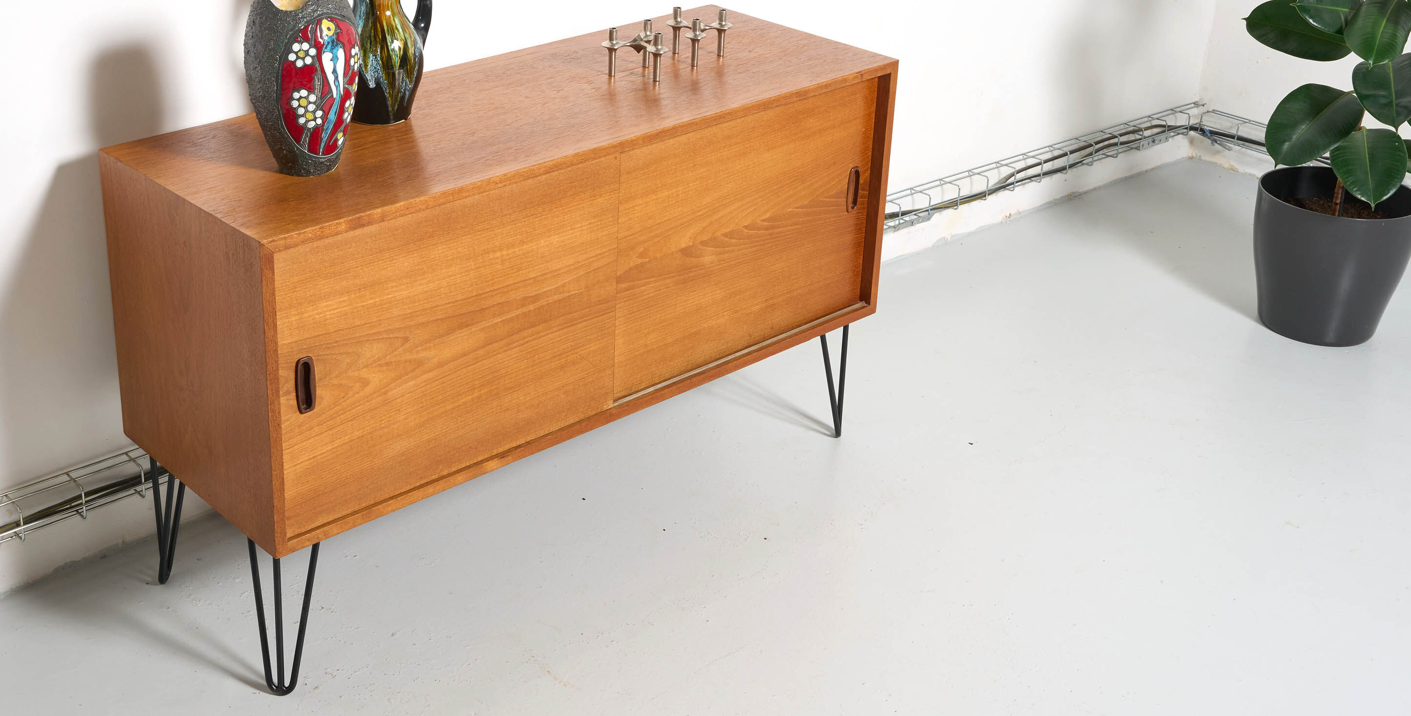 Vintage sideboard, metal feet, 121cm
