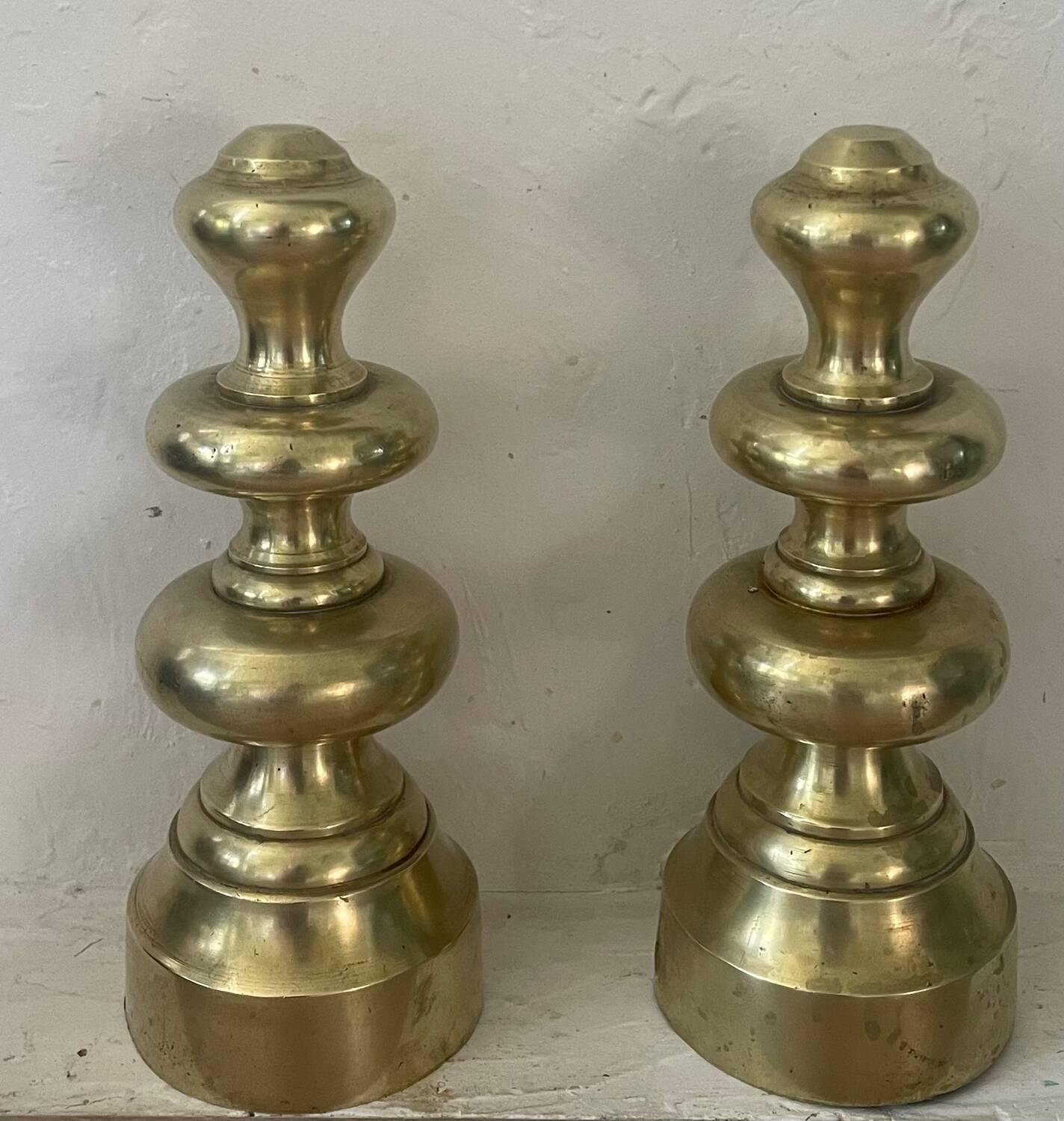 Paire de serre-livres en laiton