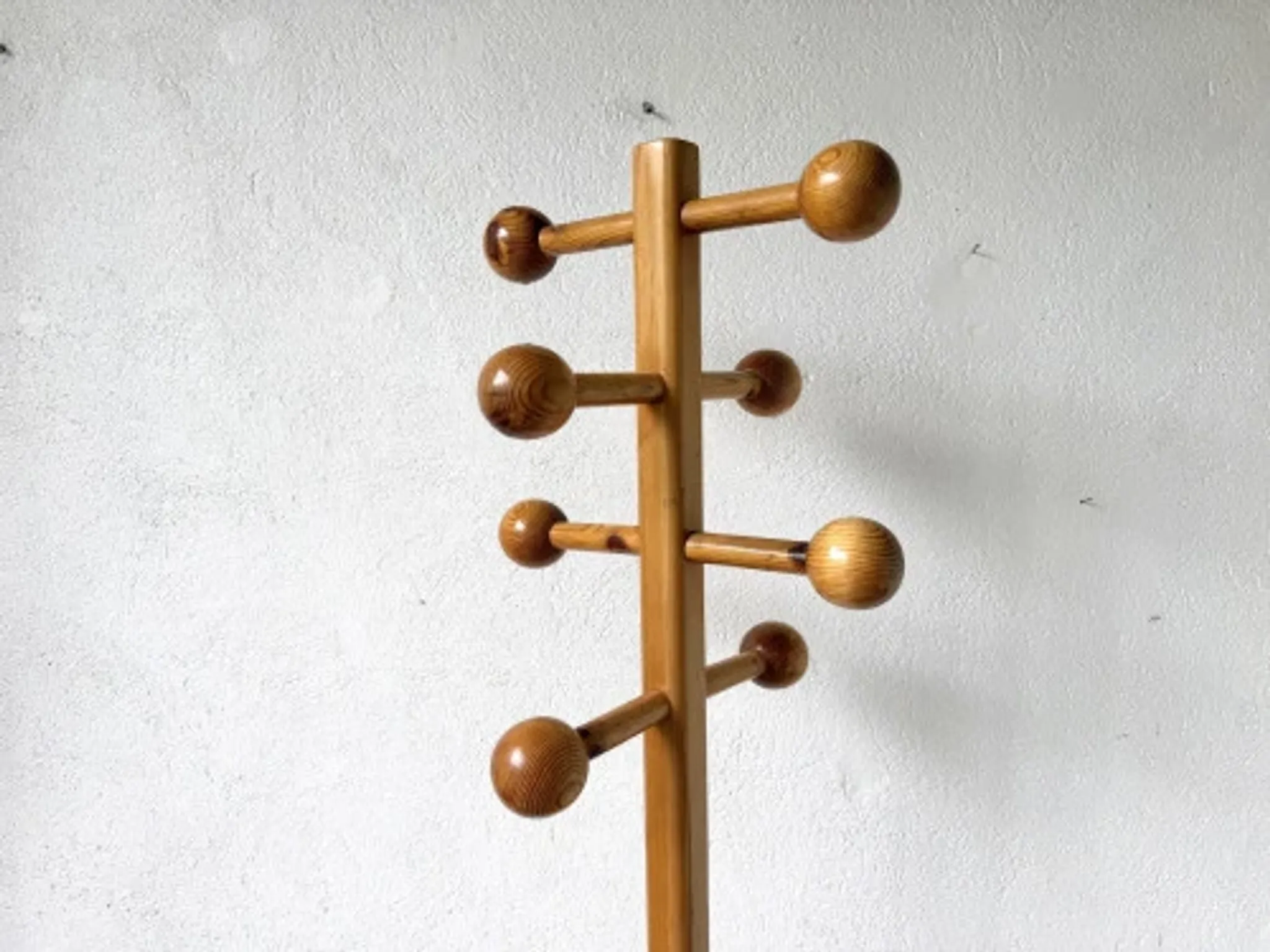 Modernist coat rack in solid pine, 1970s