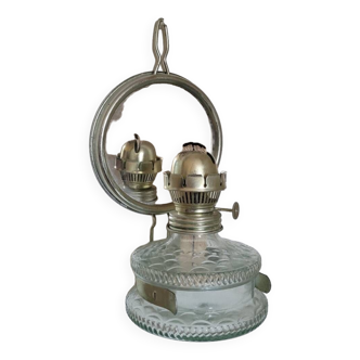 Oil lamp with mirror