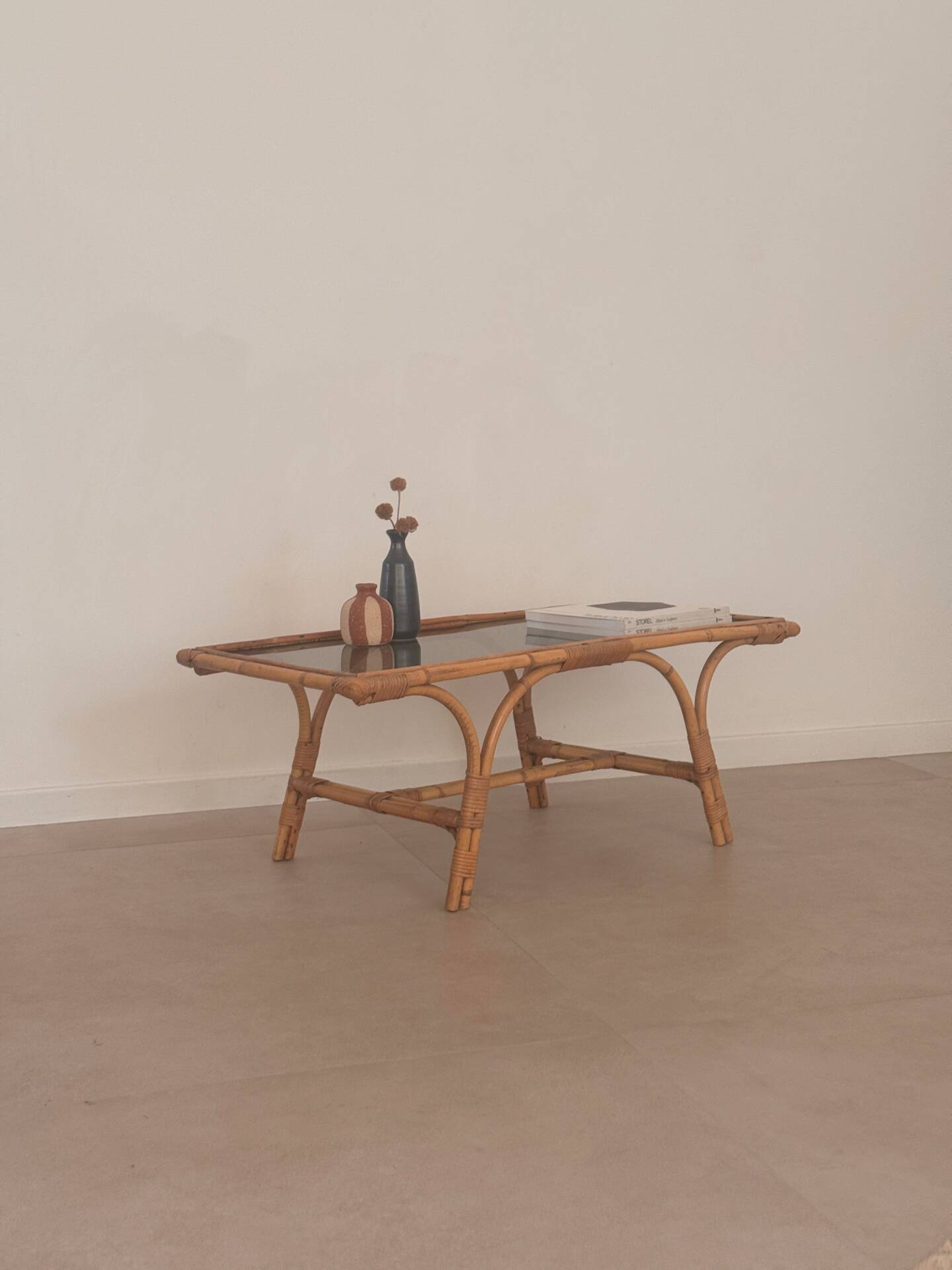 Table basse vintage rotin verre
