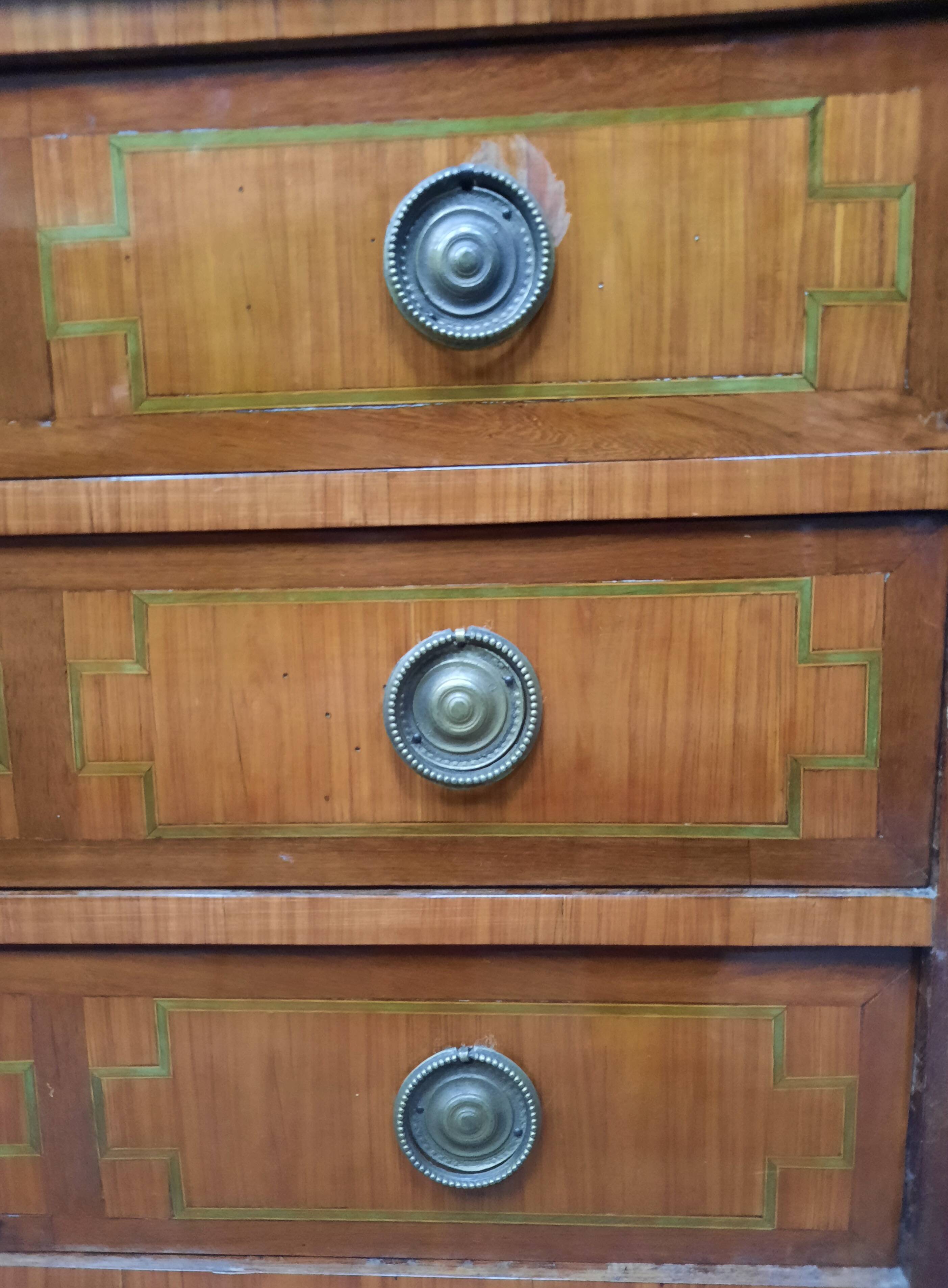 18th century veneer chest of drawers