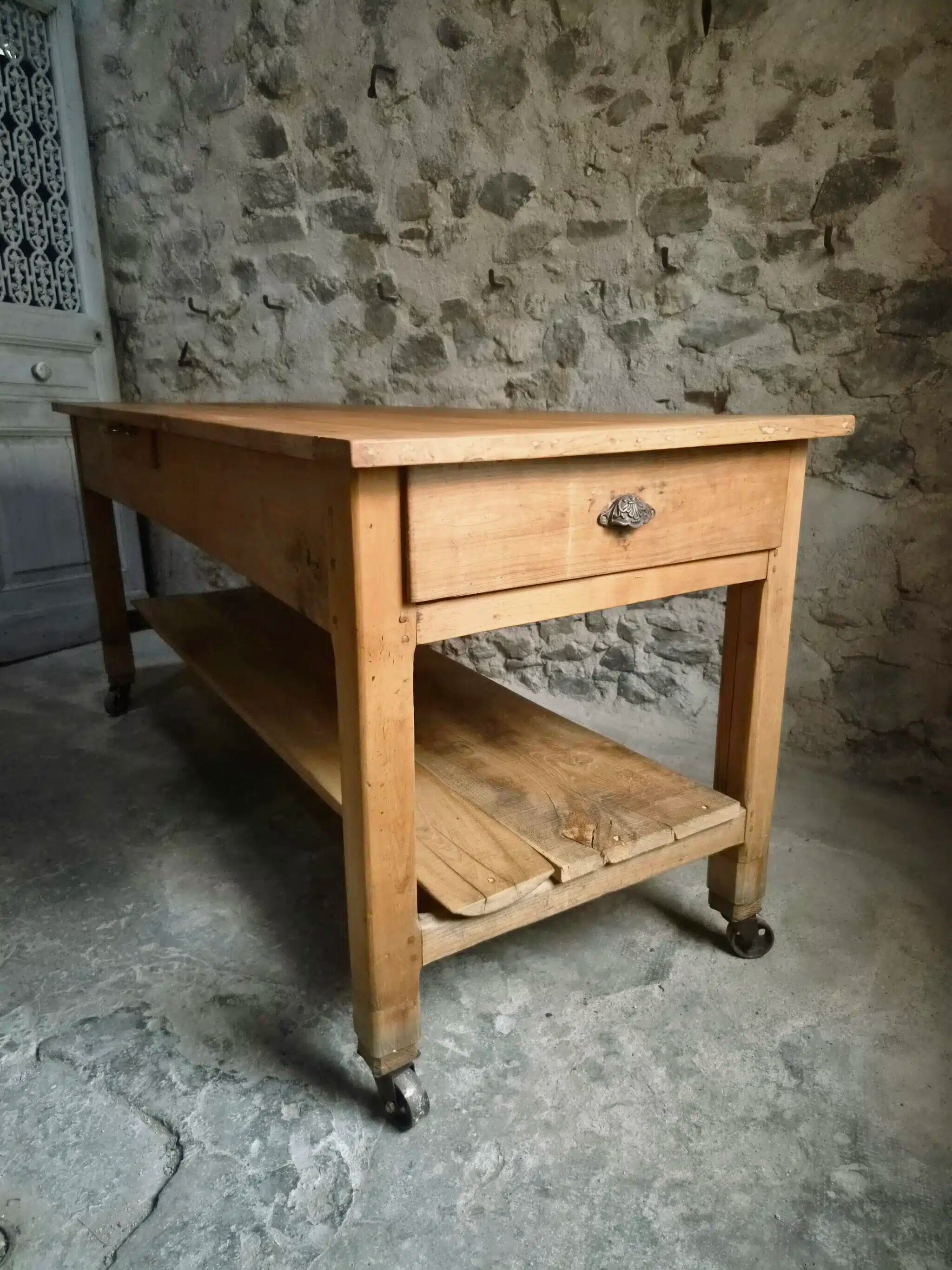 Îlot de cuisine ancien en bois de cerisier avec 3 tiroirs