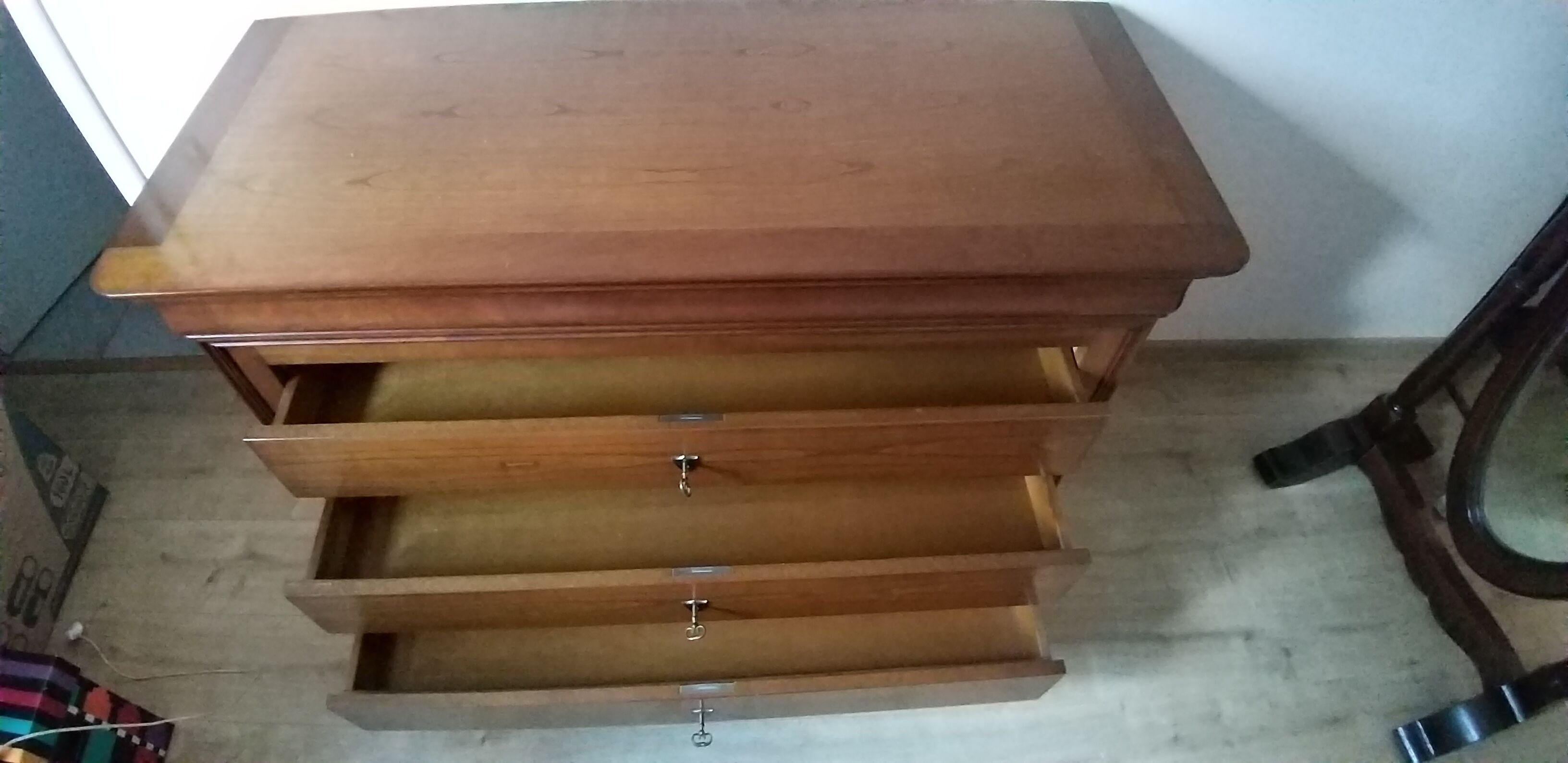 Dresser