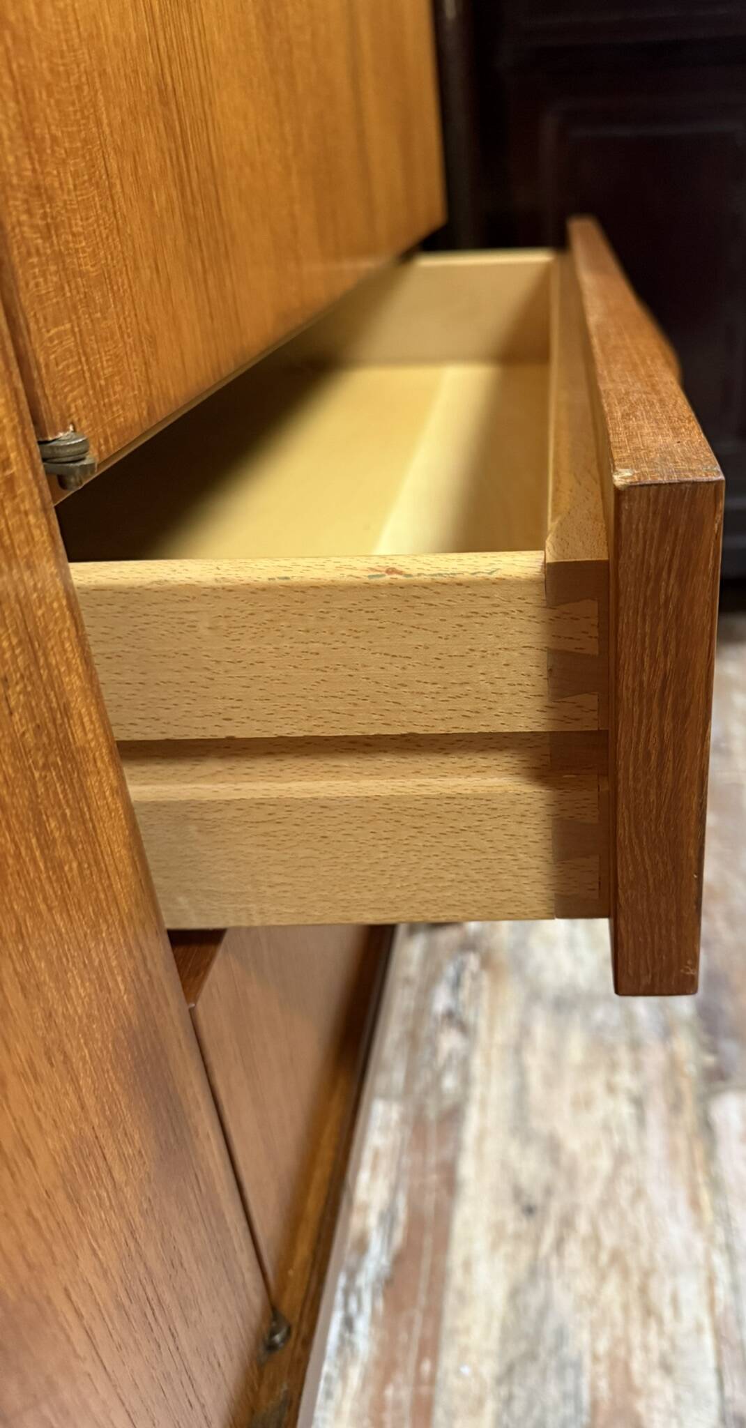 grande Armoire type scandinave des années 60 en teck