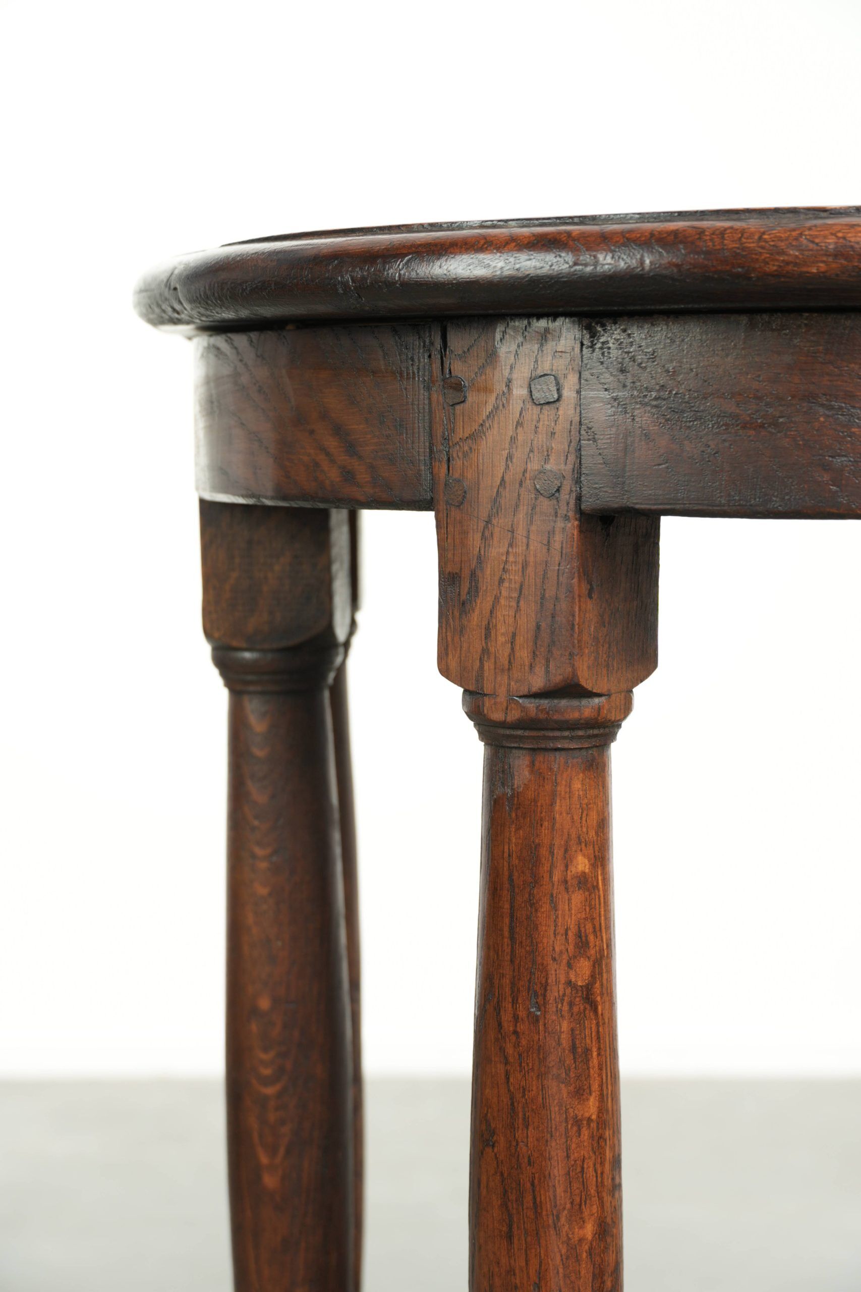 2 tables d'appoint anglaises antiques, fin du 19e siècle