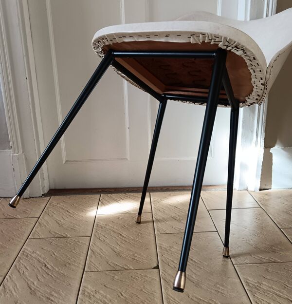 Chaise tonneau vintage 1950