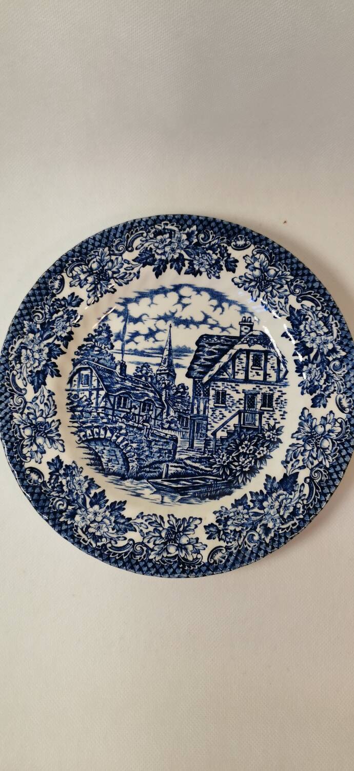 3 Grindley Royal Tudor Merrie Olde England Dessert Plates