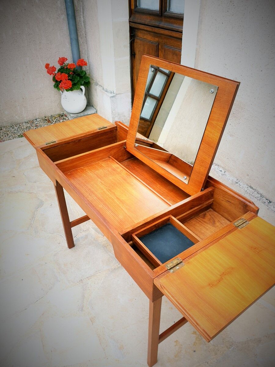 Scandinavian hairdresser in teak designer Svend Aage Madsen 60s