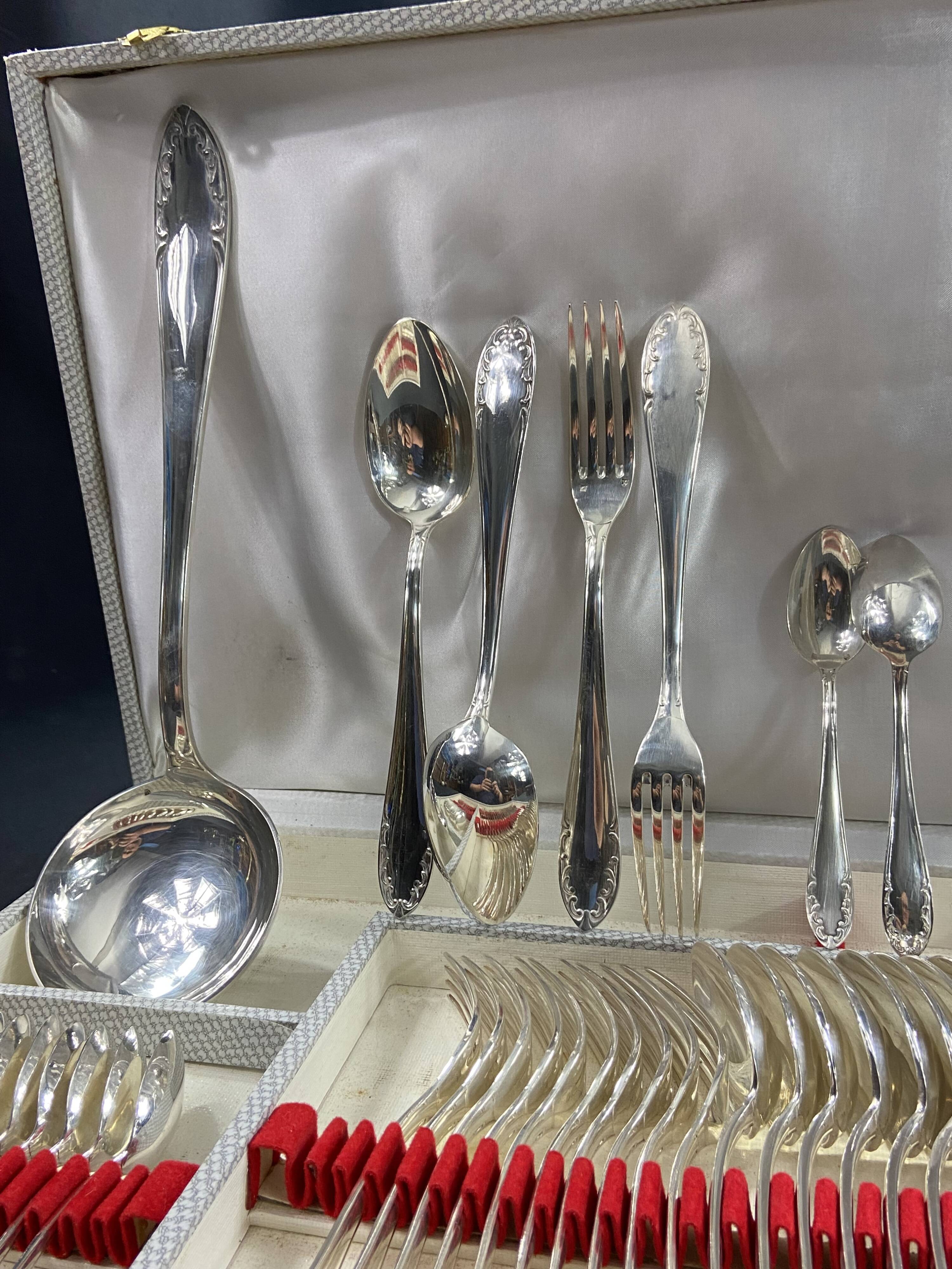 Louis XV style silver plated metal cutlery set