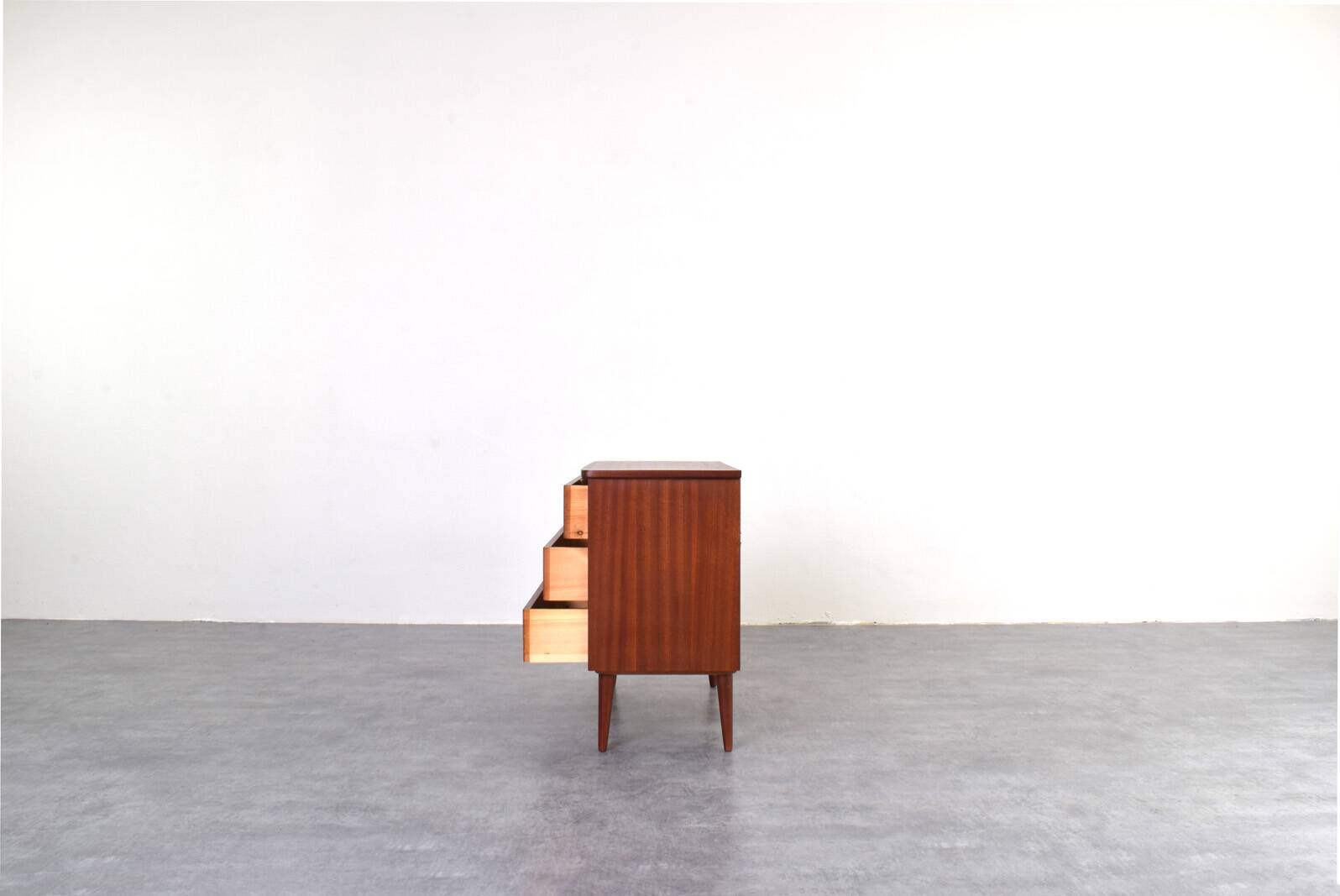Commode danoise en teck du milieu du siècle, années 1960.