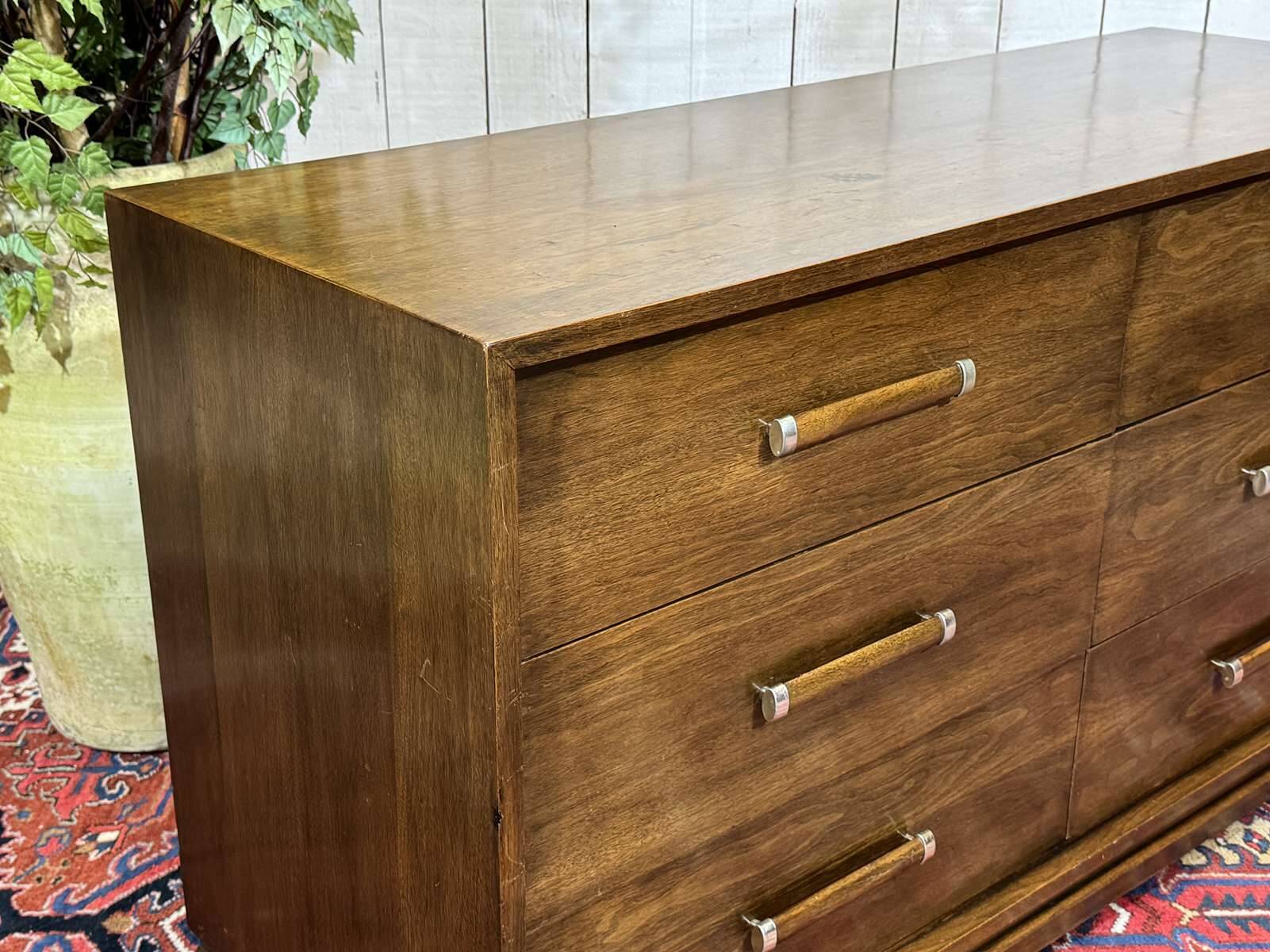 Art Deco style commode from the 1950s in walnut and oak - American manufacturer