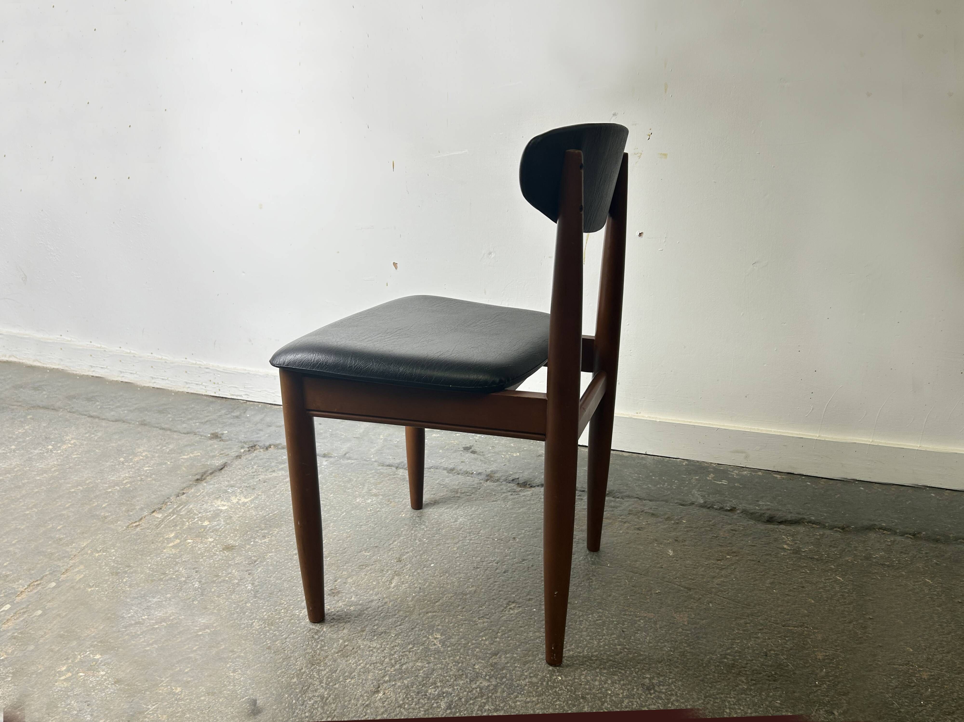 Four Schreiber Mid Century Dining Chairs Black Leatherette Floating Backres
