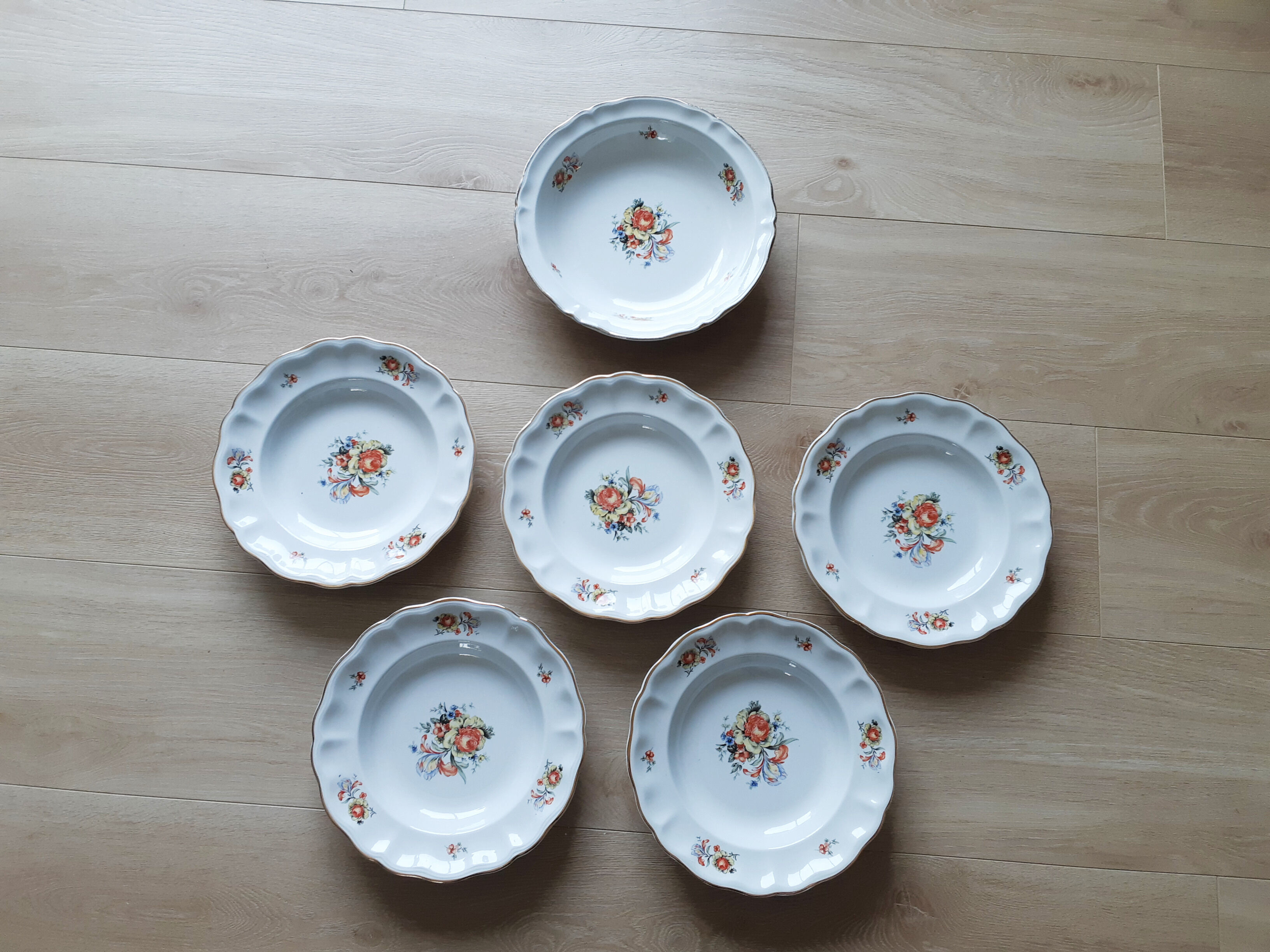 5 assiettes creuses et 1 plat en faience de Lunéville KG Marie-Thérèse