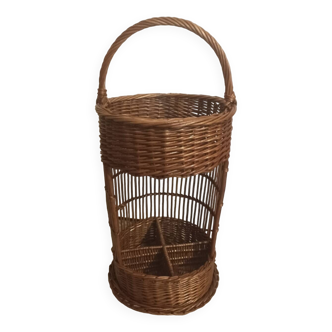 Wicker bar server