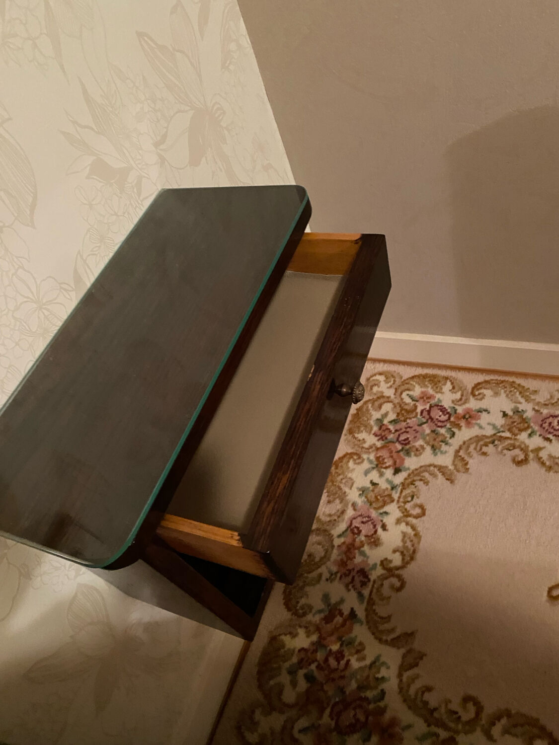 Art Deco bedroom set in walnut burl and marble