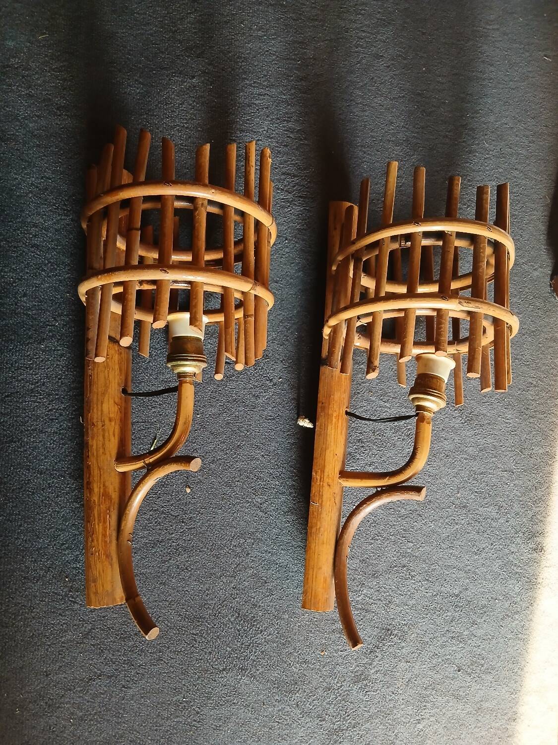 2 appliques en bambou et rotin, années 50-60
