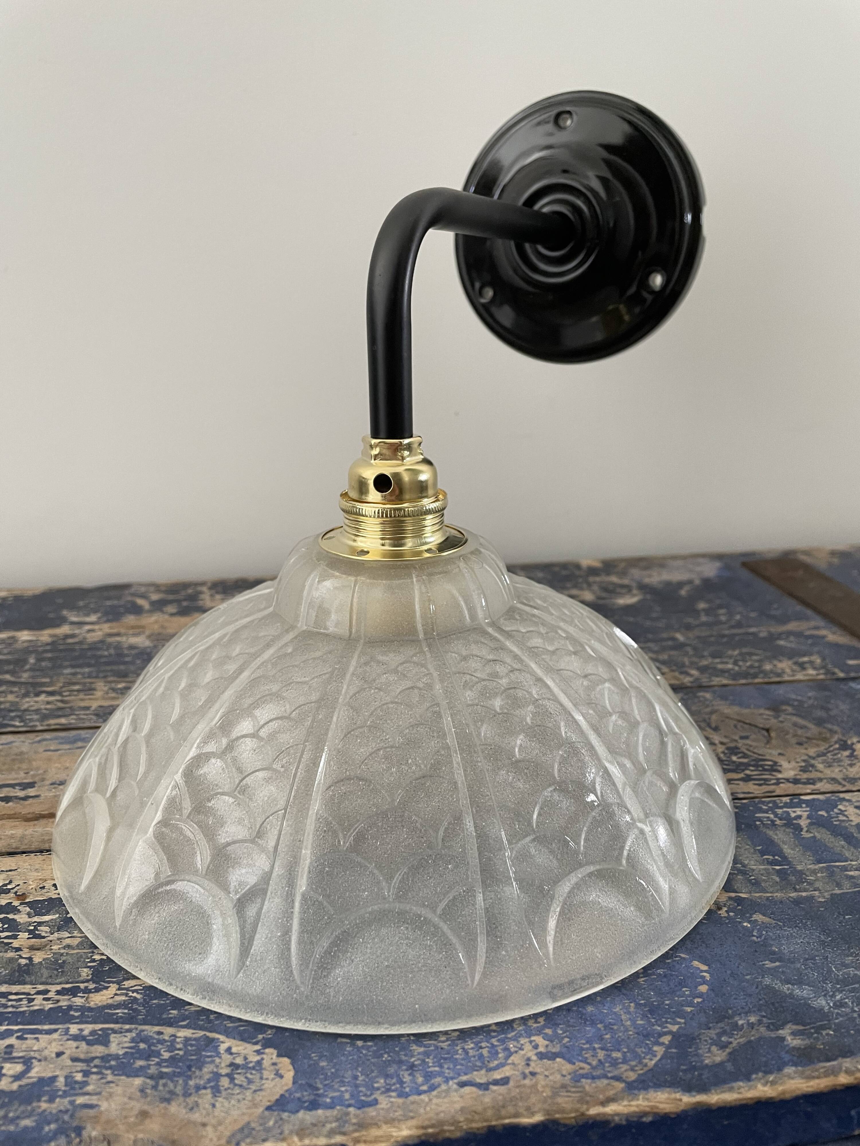 Applique art d’éco en verre ciselé électrifiée à neuf