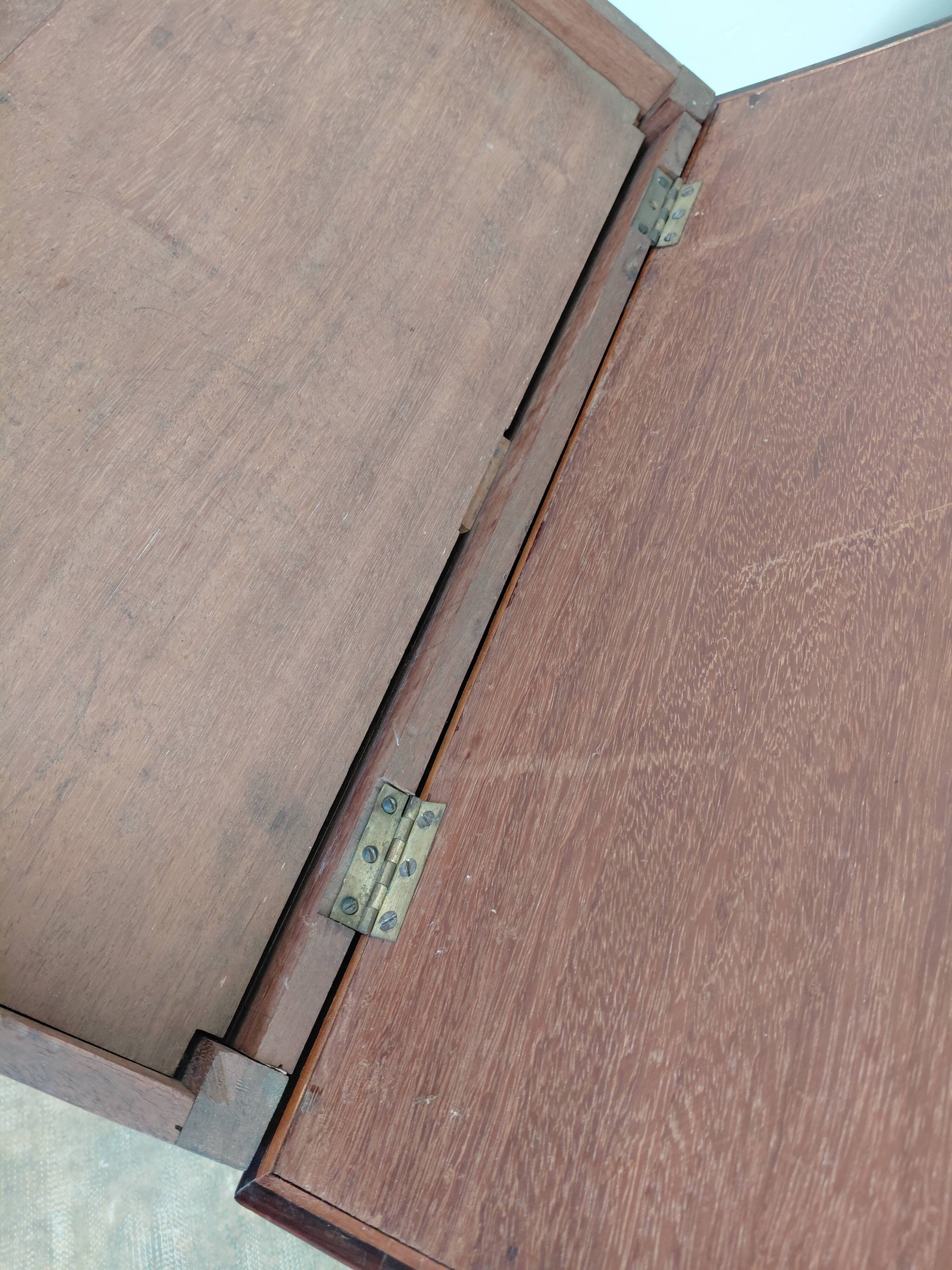 Small oriental piece of furniture