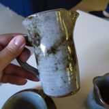 Set in stoneware 70s, 2 cups and 2 pitchers