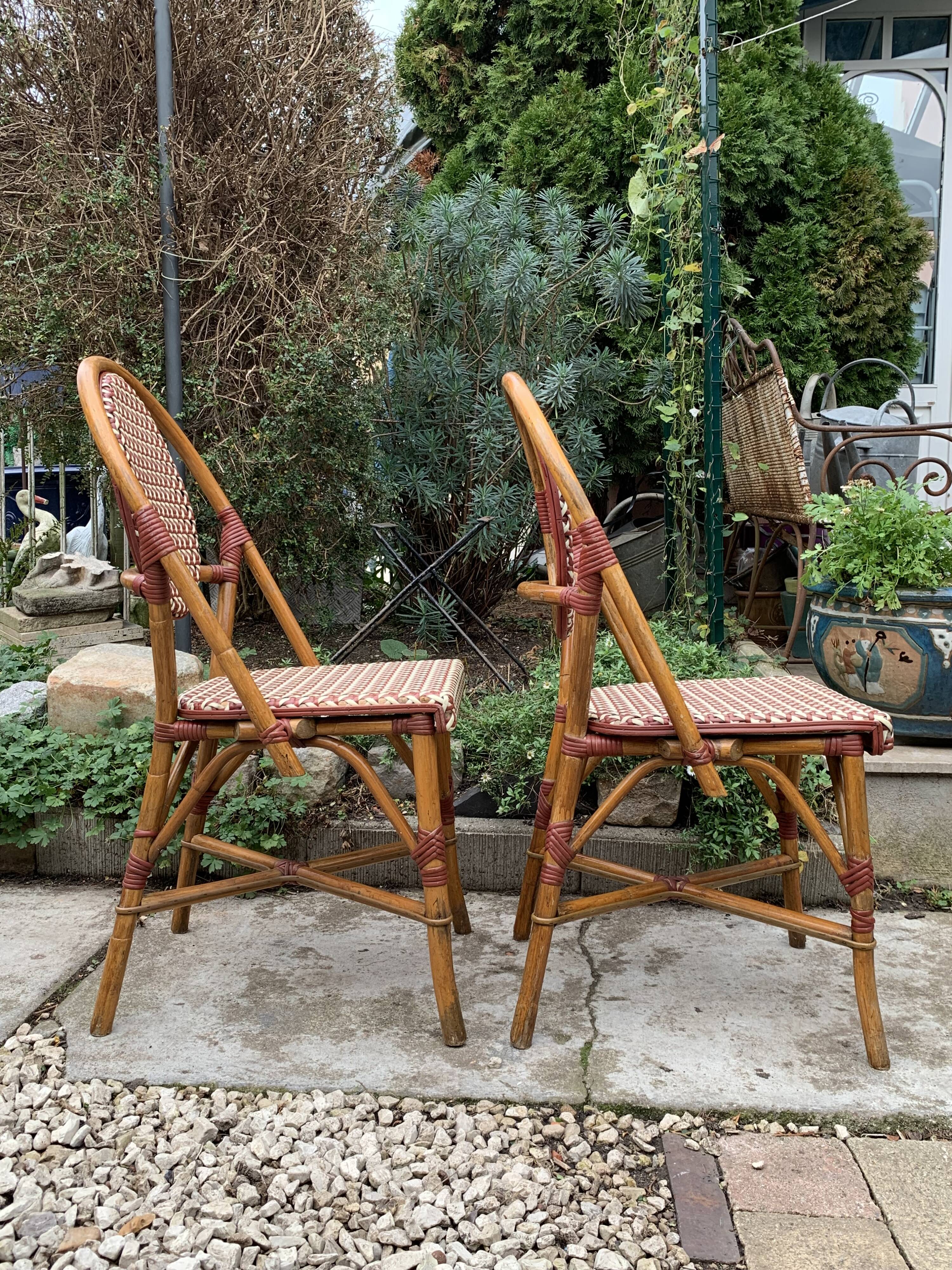 Paire d’anciennes chaises de bistrot terrasse